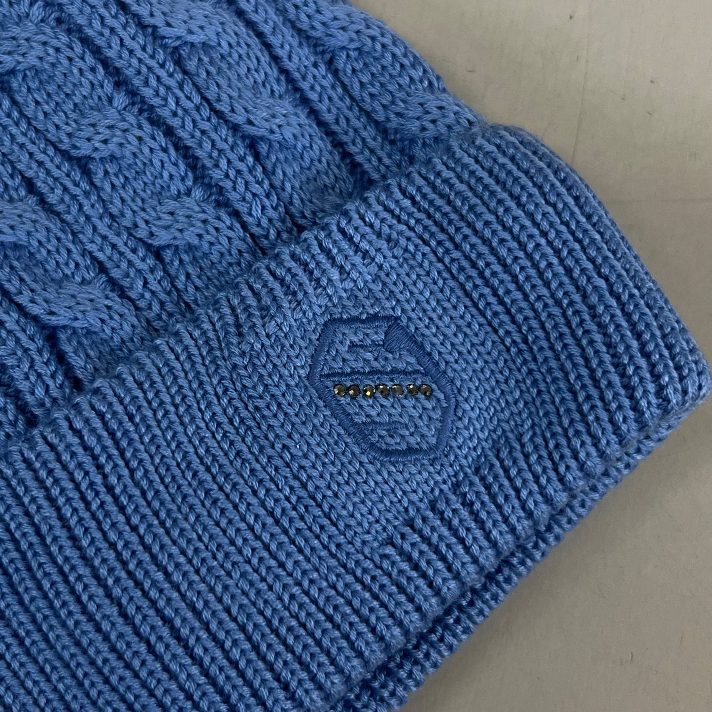 SAMSHIELD Mira Crystal Equestrian Beanie Hat Women's Sz One Size Fits All Washed Blue