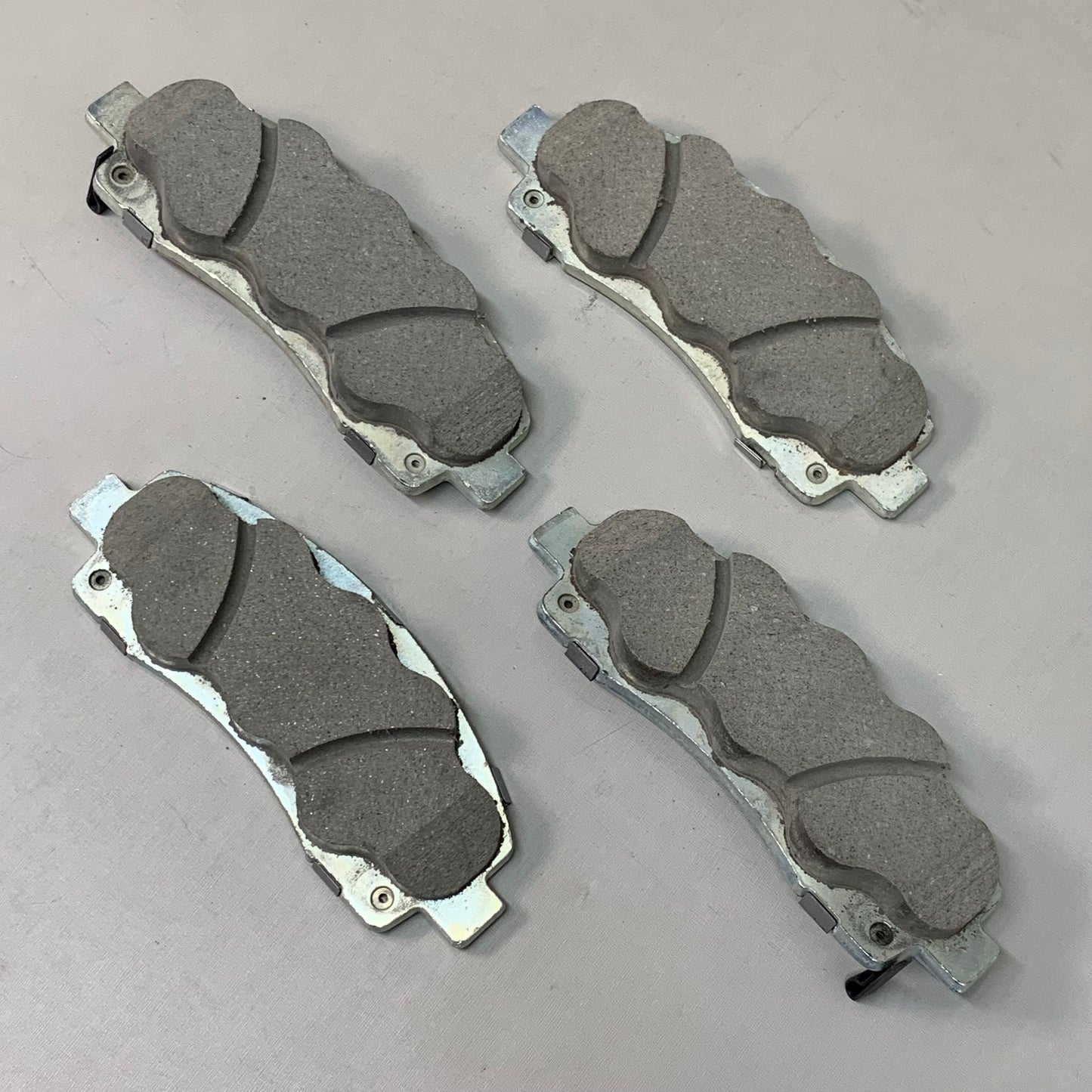 WAGNER OEx Premium Ceramic Disc Brake Pad Set 6" x 2" Grey OEX1584