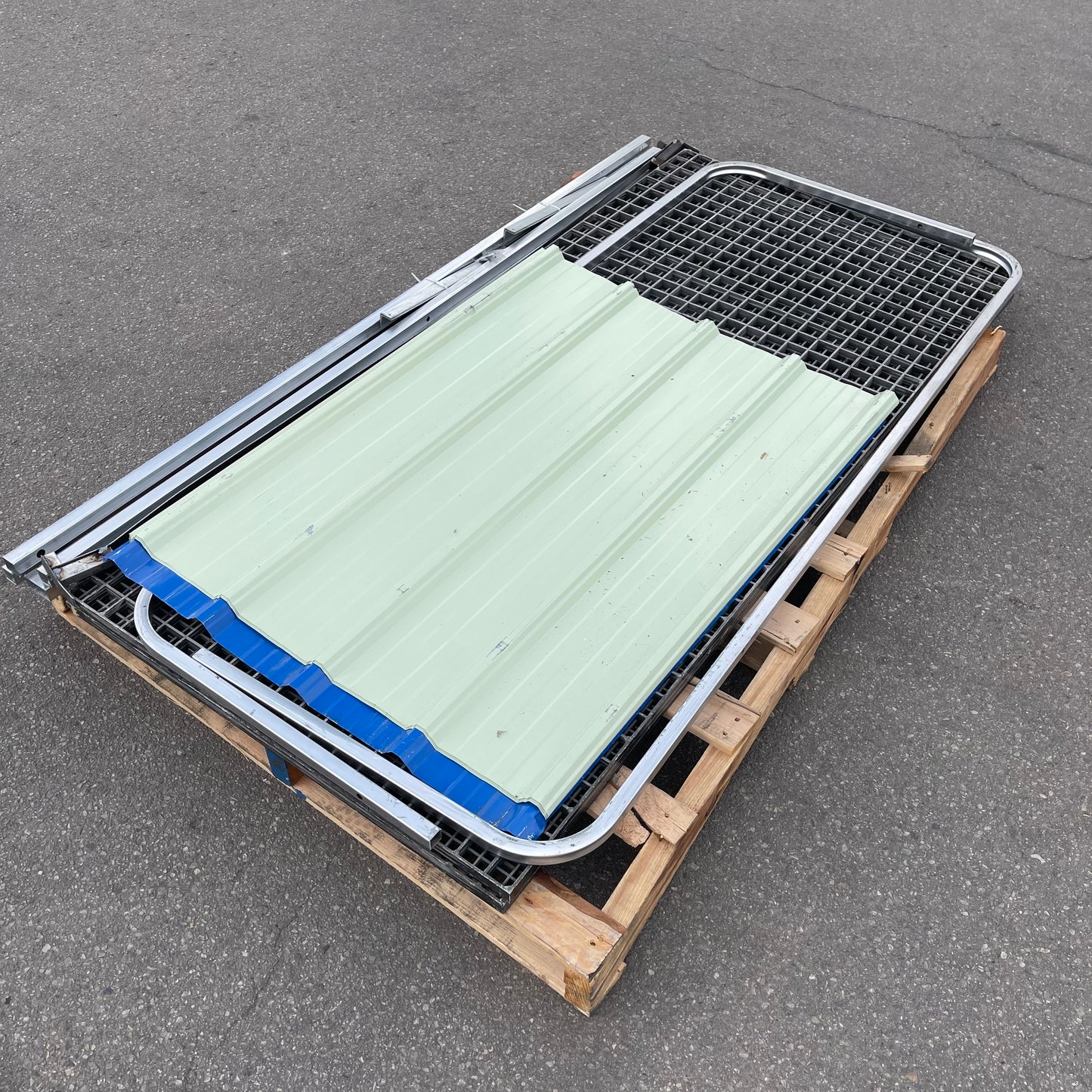 Z@ FARM & YARD 2 Bay Raised Safety Kennel