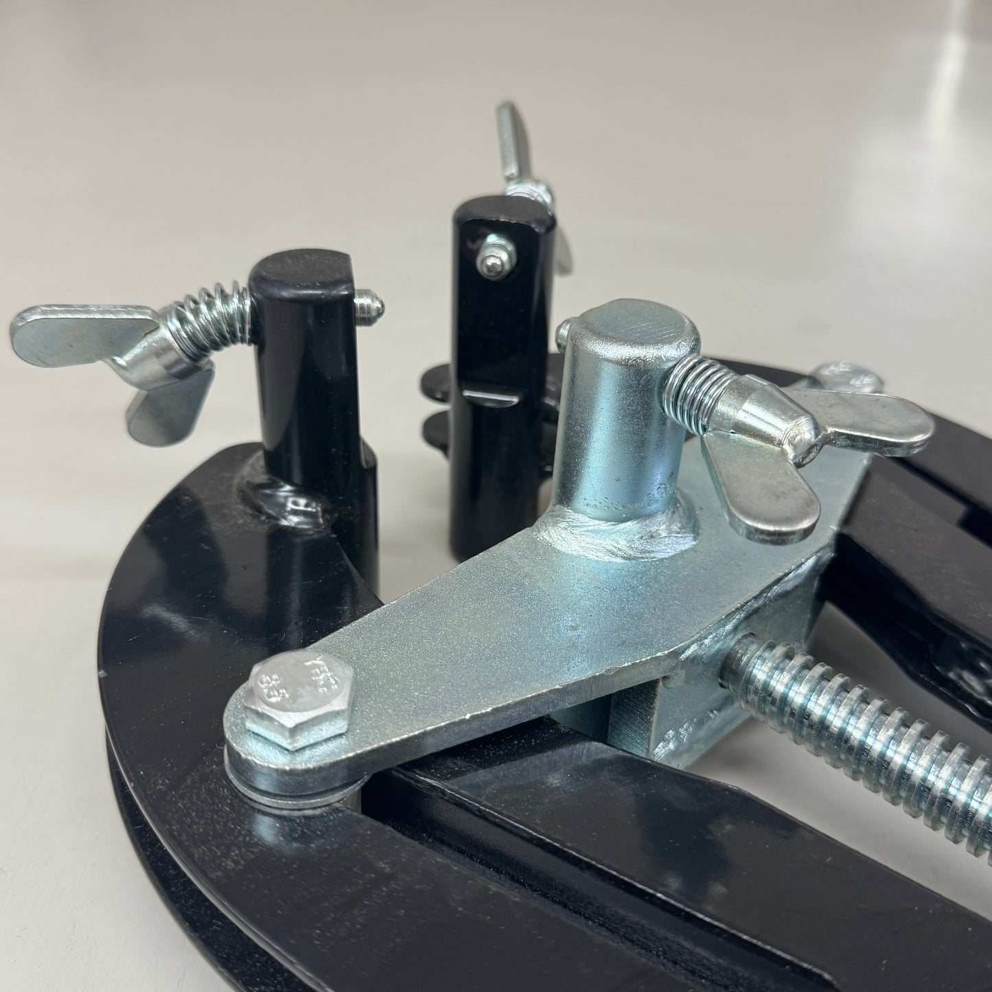 SAWYER MFG Qwik Clamp For Hi-Lo Fittings,Tees & Flanges 2"-6" Pipe Black/Chrome