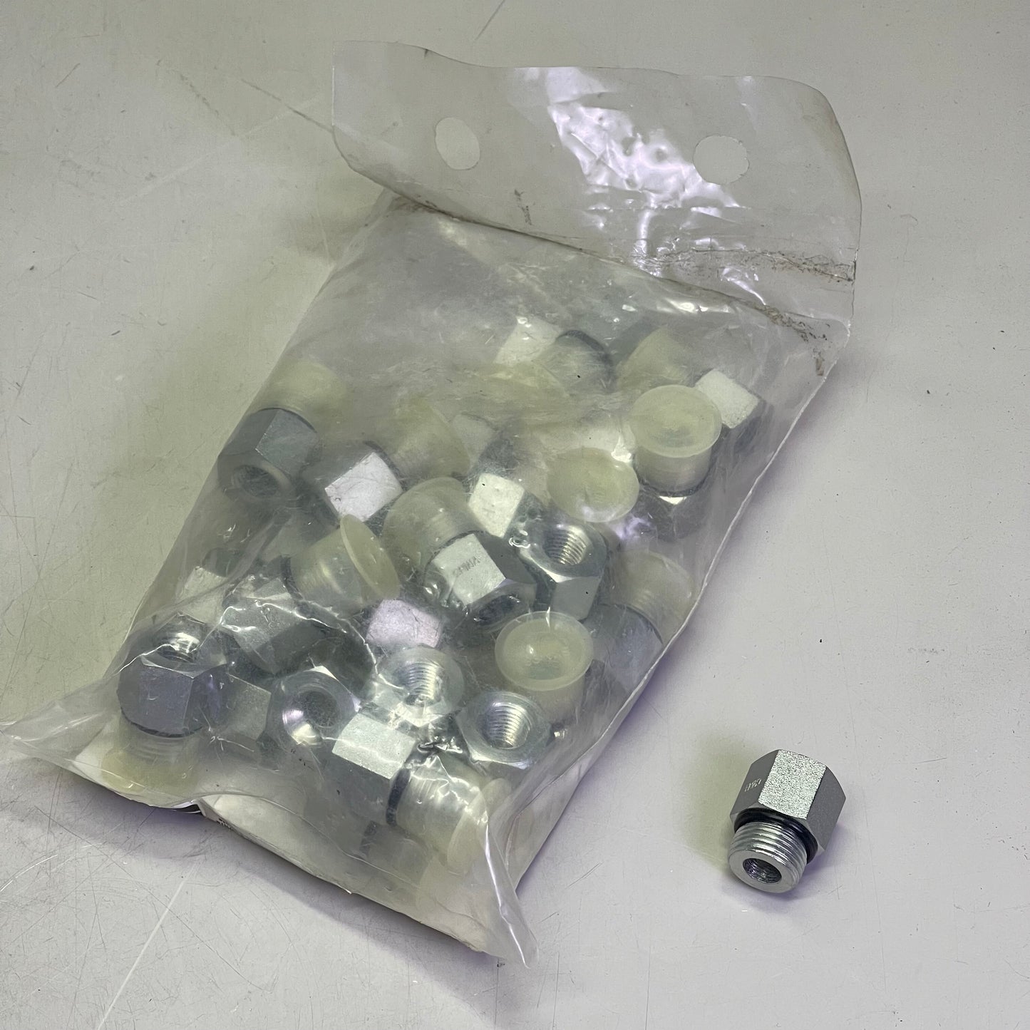 PARKER (25 PACK) Pipe Fitting & Port Adapters 1/4" Steel 8-1/4 F50G-S