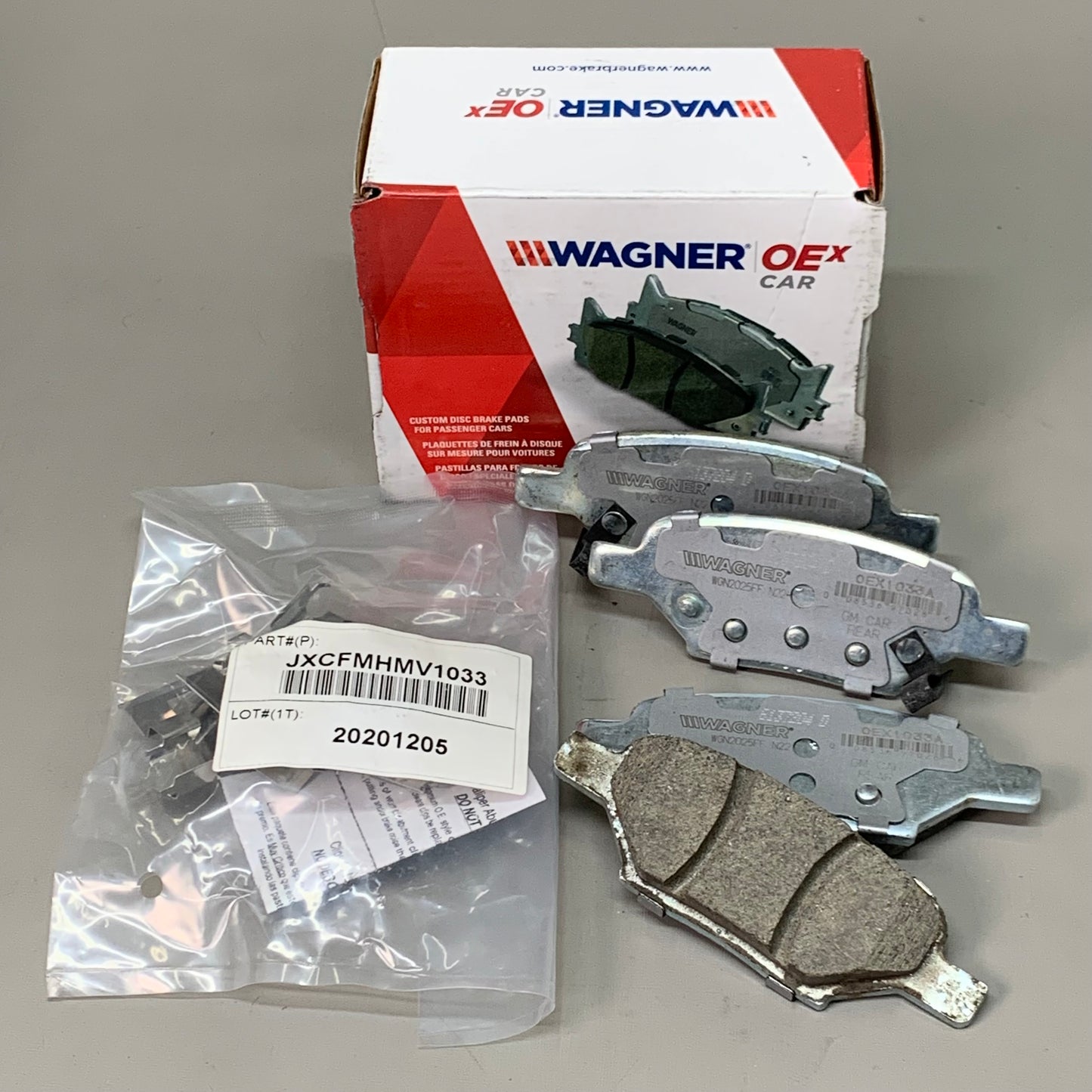 WAGNER OEx Ceramic Disc Brake Pad Set 4 1/2" x 2" Grey OEX1033A