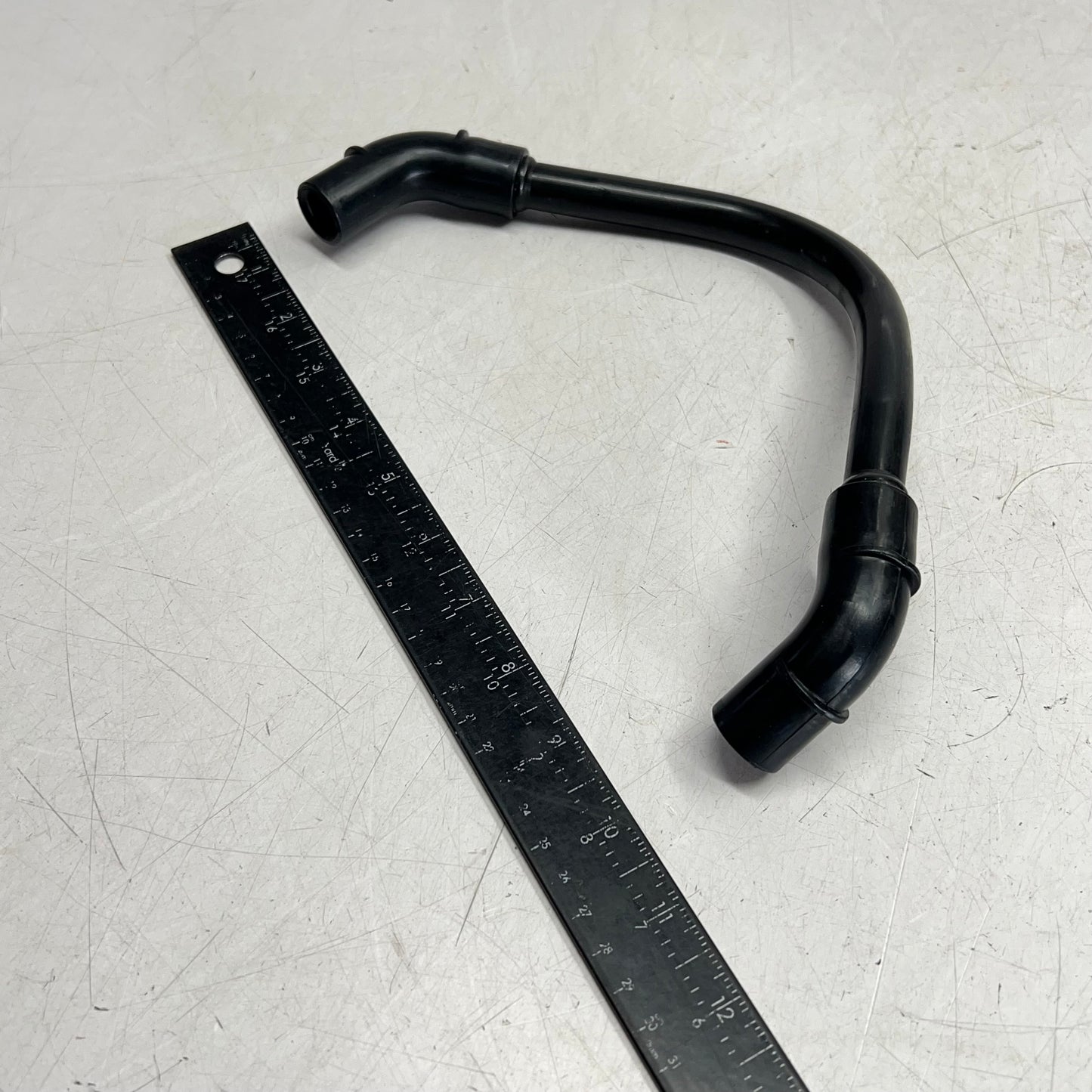 GATES Plastic Rubber Emissions Control Ventilation Hose 16" Black EMH179