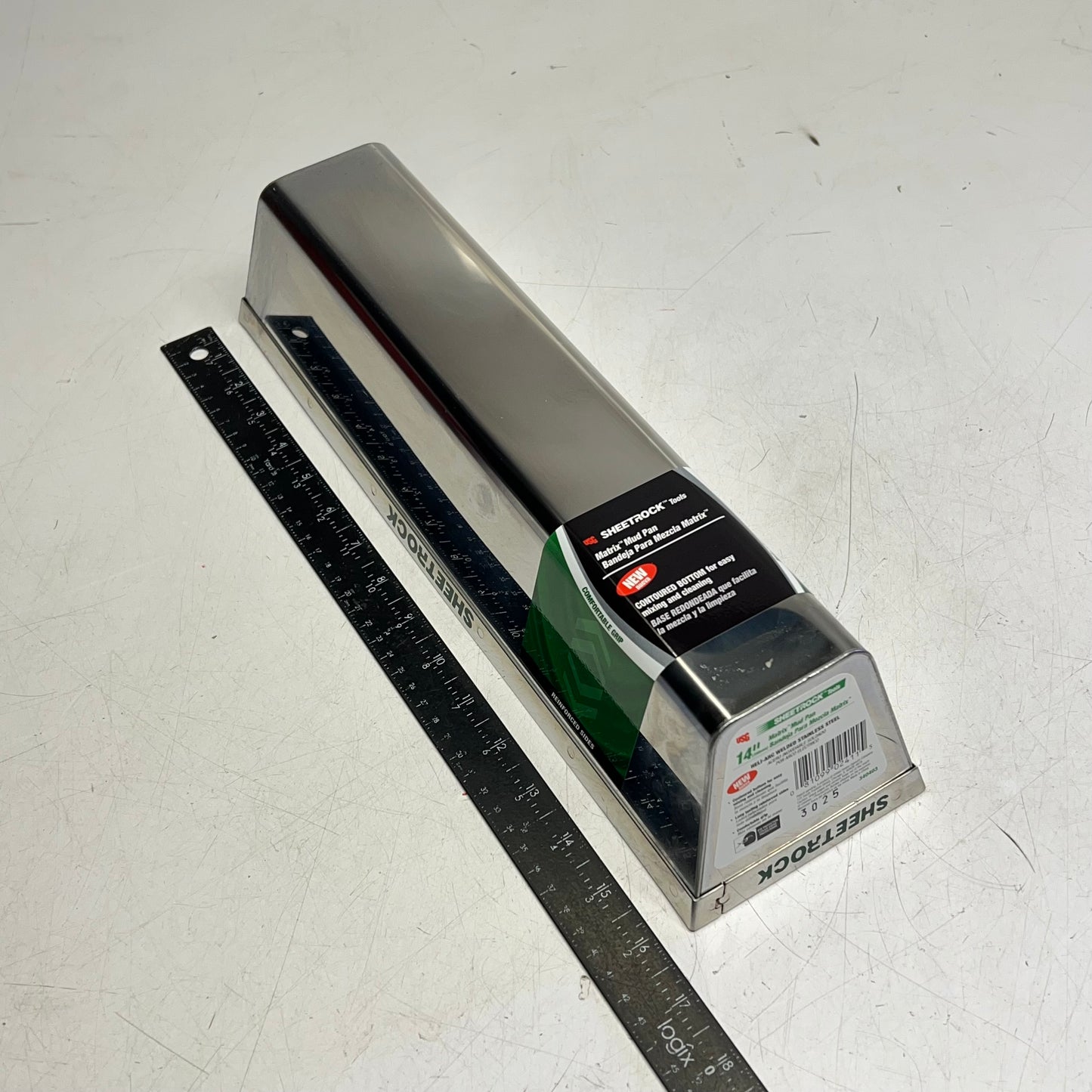 SHEETROCK Matrix Mud Pan W/ Reinforced Band Contoured Bottom 14" Silver 340403