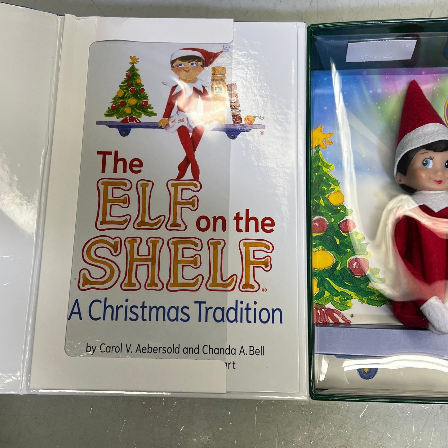 ZA@ SANTAVERSE The Elf On The Shelf Doll & Hardback Book A Christmas Tradition (As-Is)
