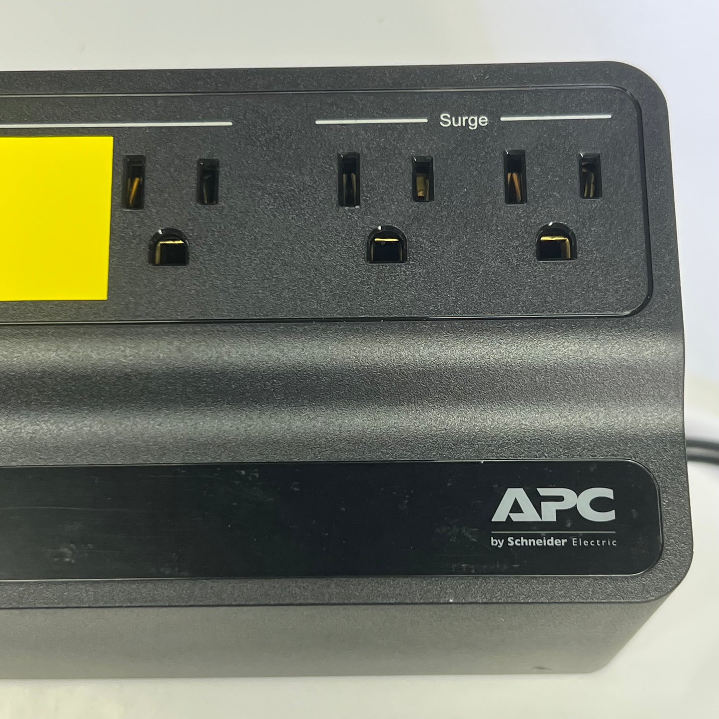 APC UPS 600VA, 330W Battery Backup Power Supply & Surge Protector with USB Charger