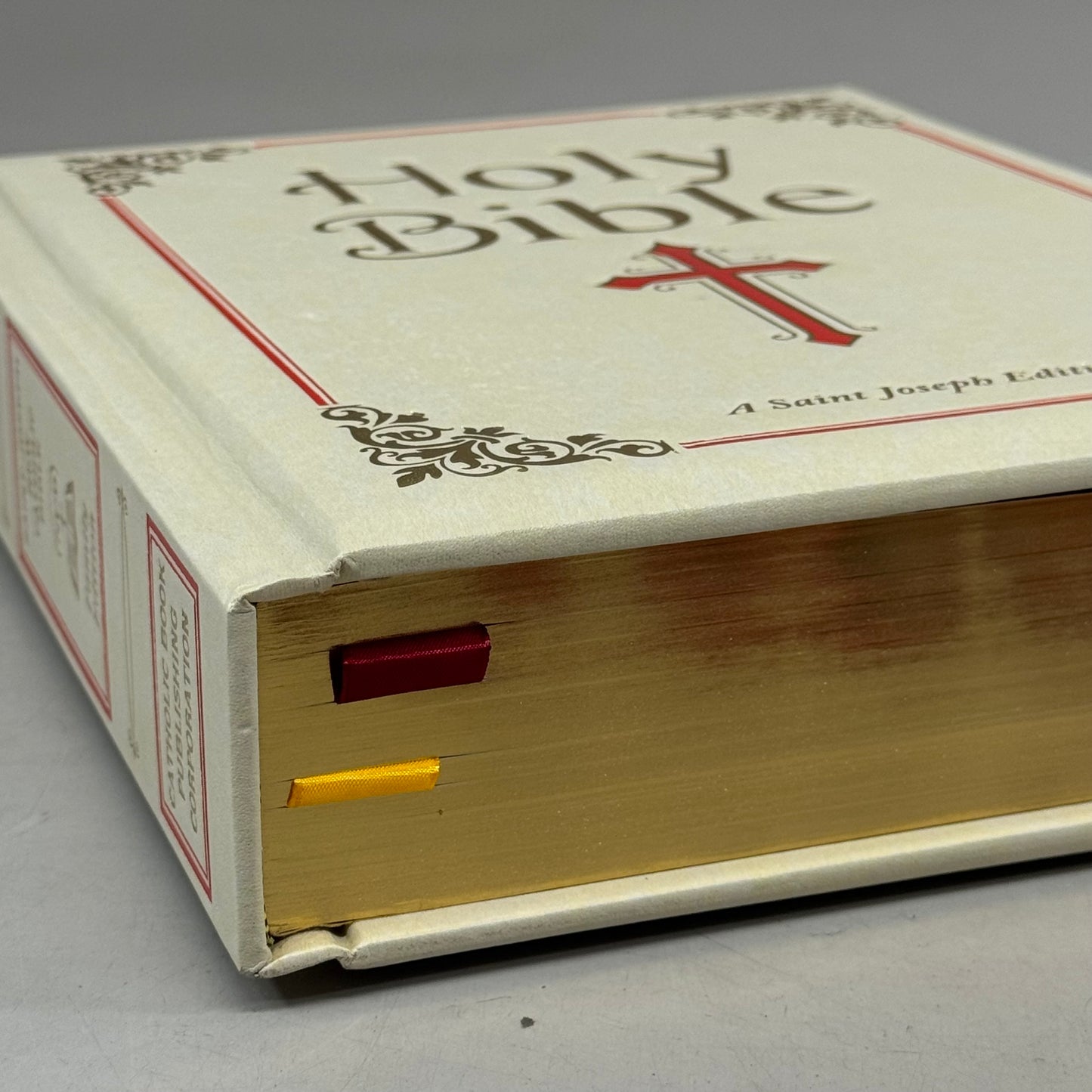 CATHOLIC BOOK PUBLISHING CORP New Catholic Bible Family Edition Imitation Leather Large Type Illustrated