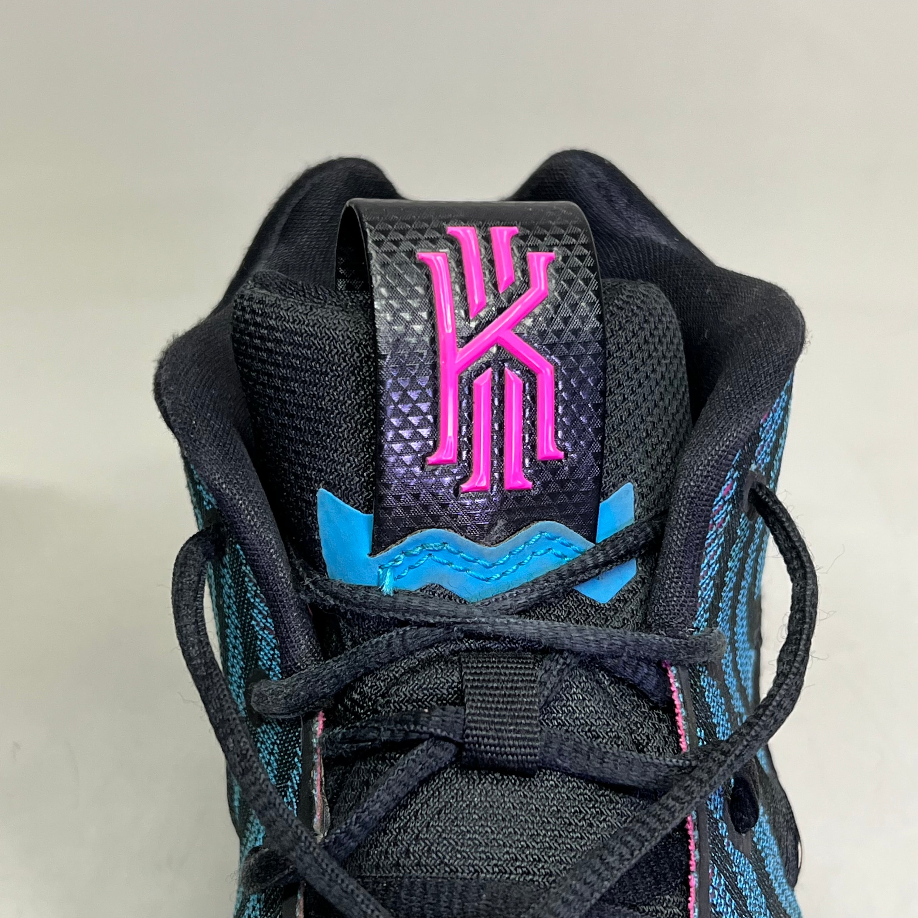NIKE Kyrie 4 Decades Pack 80s Sneaker Men's Sz 11 Black/Blue