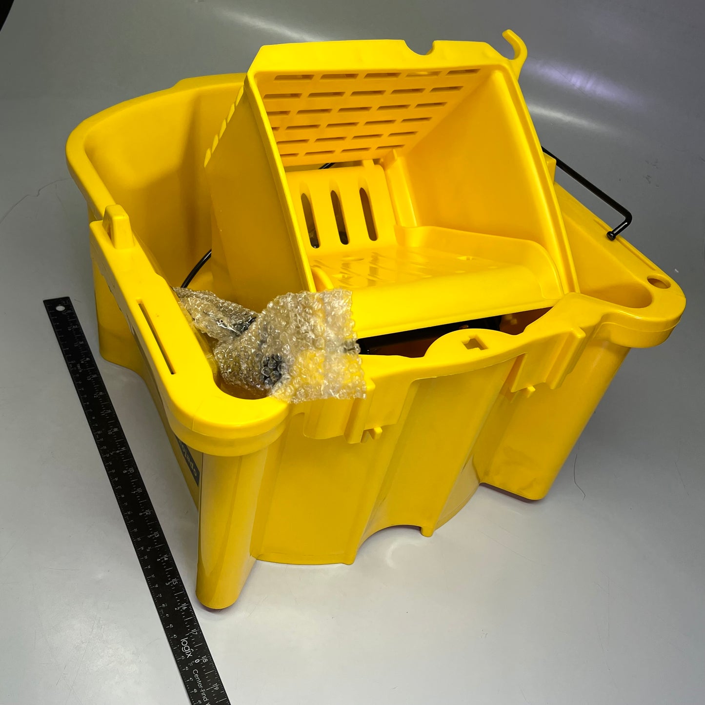 KLEENLINE PRO Bucket & Wringer W/ Side Press For Janitorial 26 Qt Yellow 660902