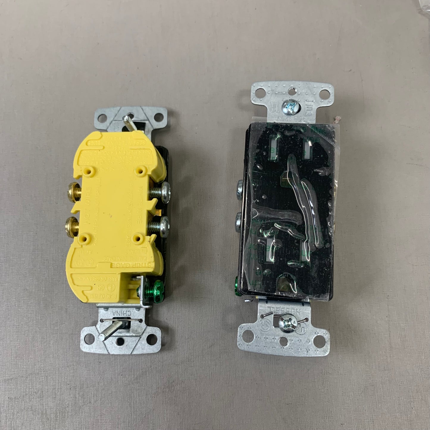 RACO Floor Box Kit Polished Brass 39779162