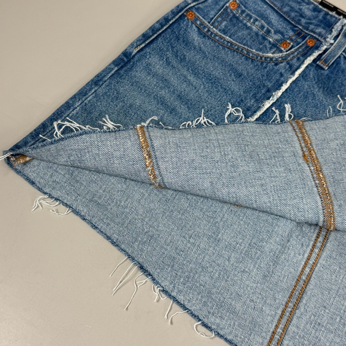 LEVIS Recrafted Icon Skirt Mid Rise Original Women's Sz 31 Novel Notion Med Wash