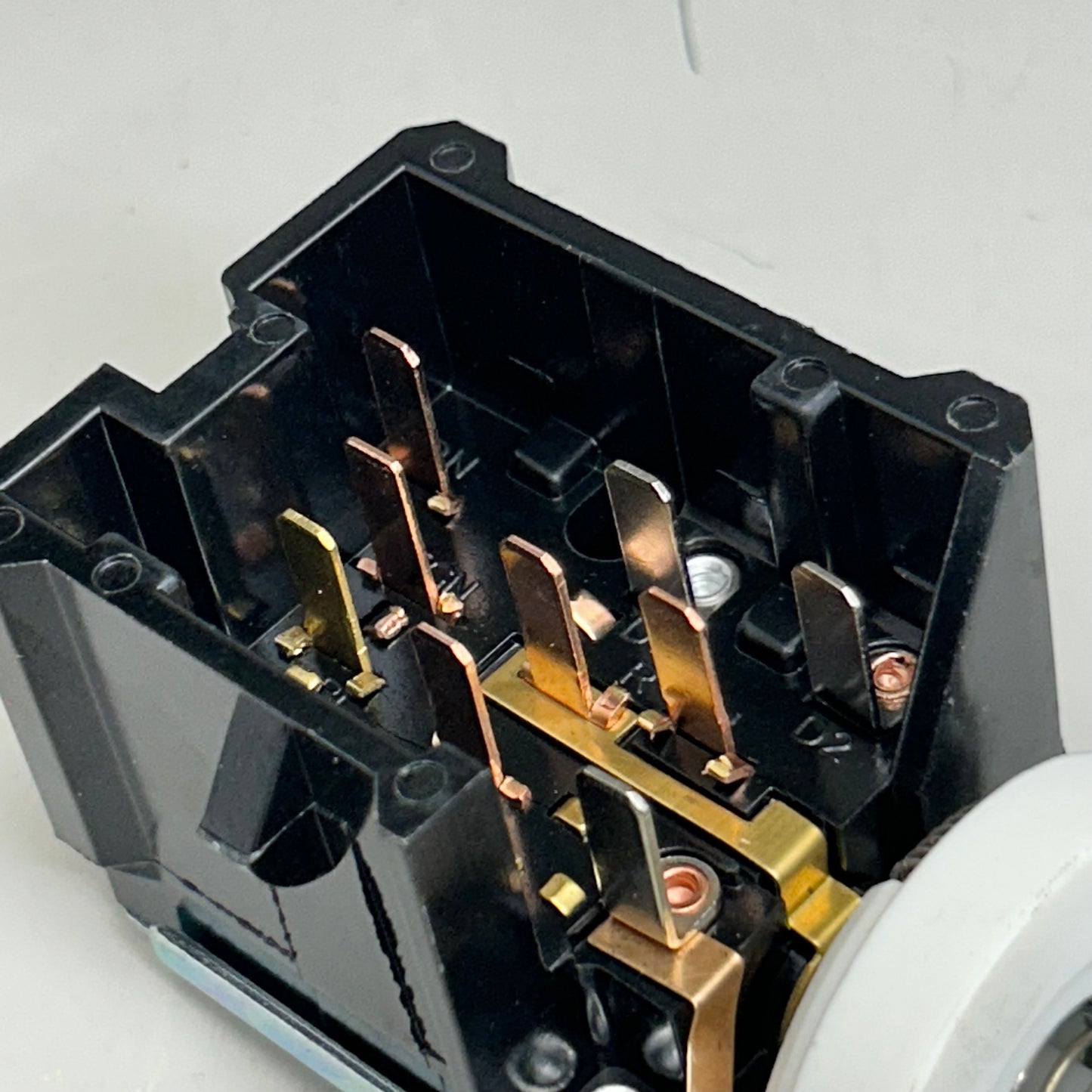 CARQUEST Headlight Switch Interruptor Replacement Part 5251005 (New Other- Slightly Distressed Packaging)