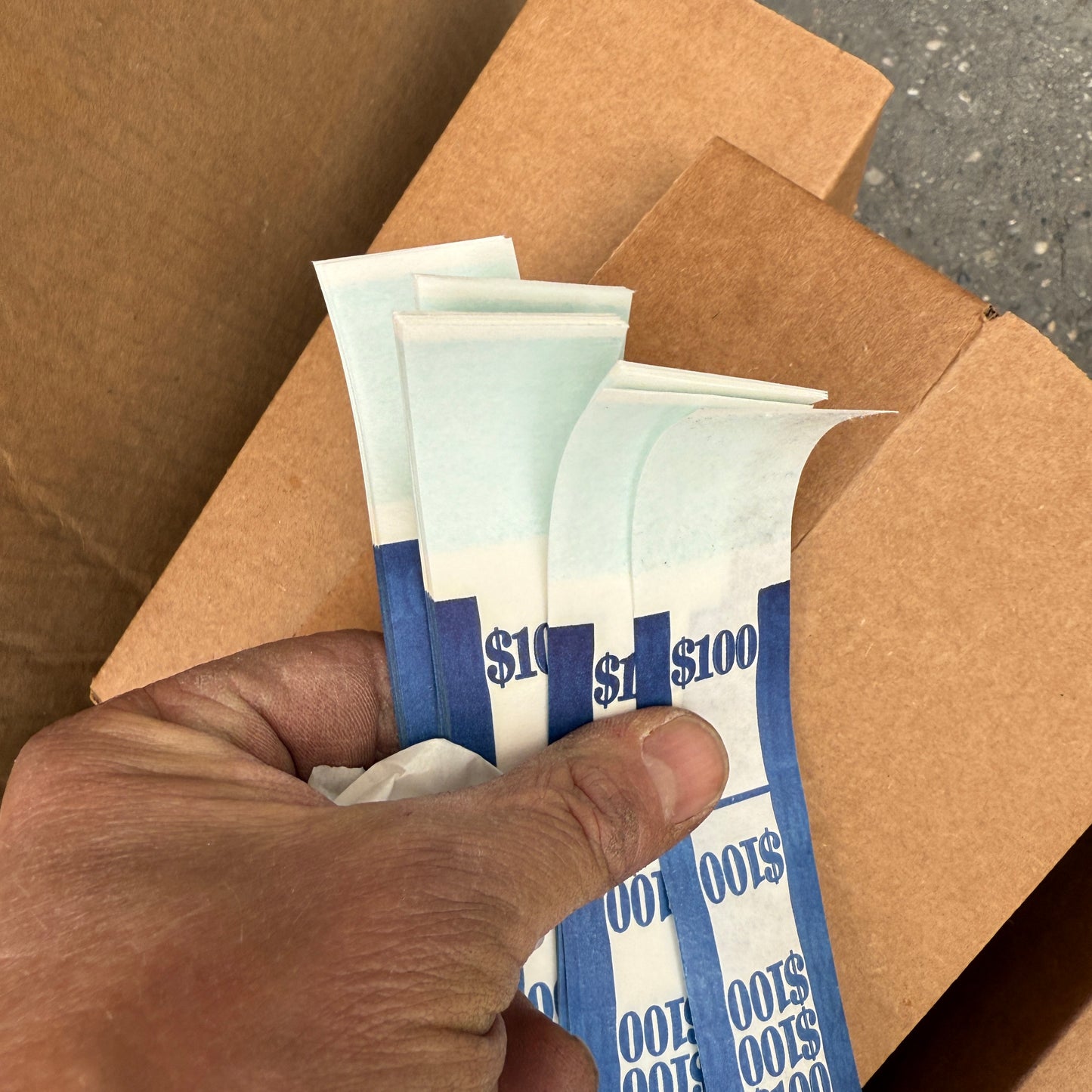 ZA@ Pallet of MIXED XL Vinyl Gloves, Mousepads, Ocean Creatures, $100 Currency Bands, Tampons, Pregnancy Tests, & MORE! (AS-IS)