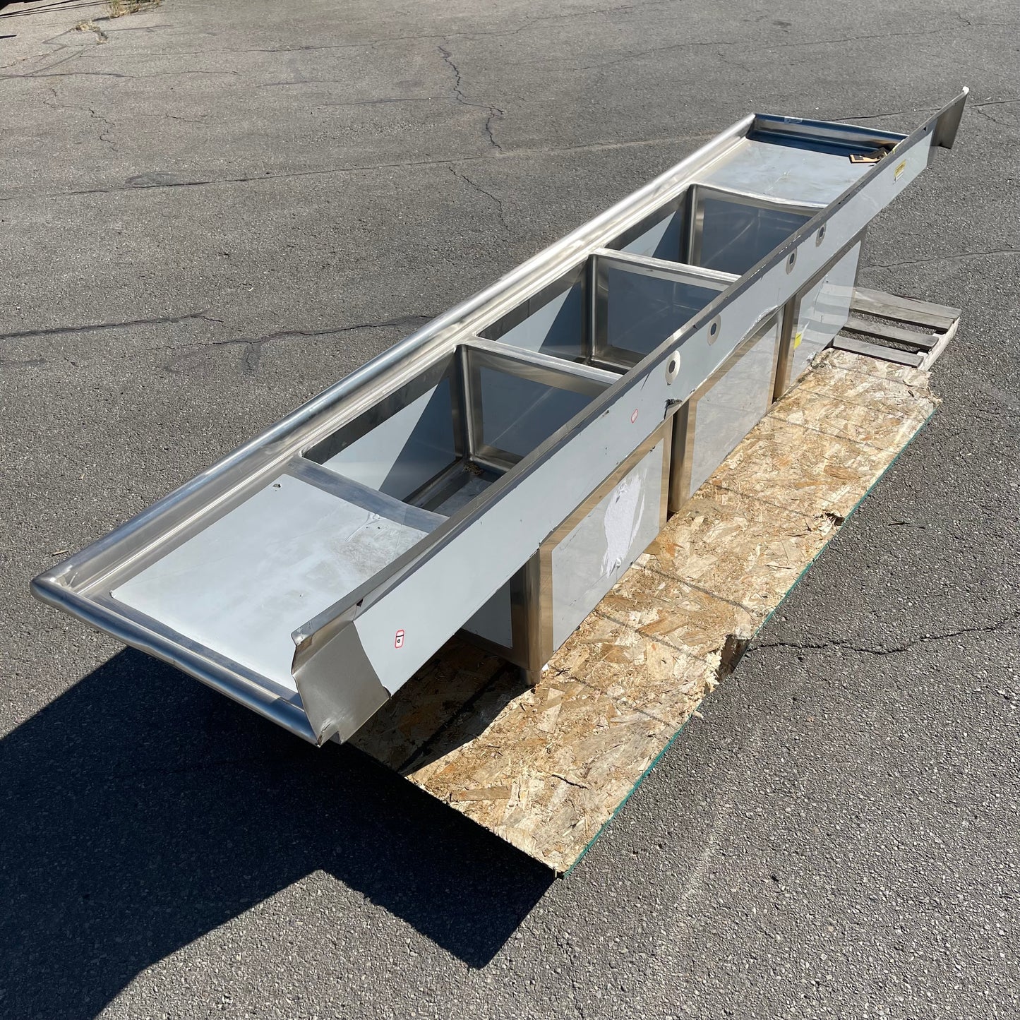 ZA@ Pallet of REGENCY 3 Compartment Commercial Sink Stainless Steel 600S32424224 (AS-IS)