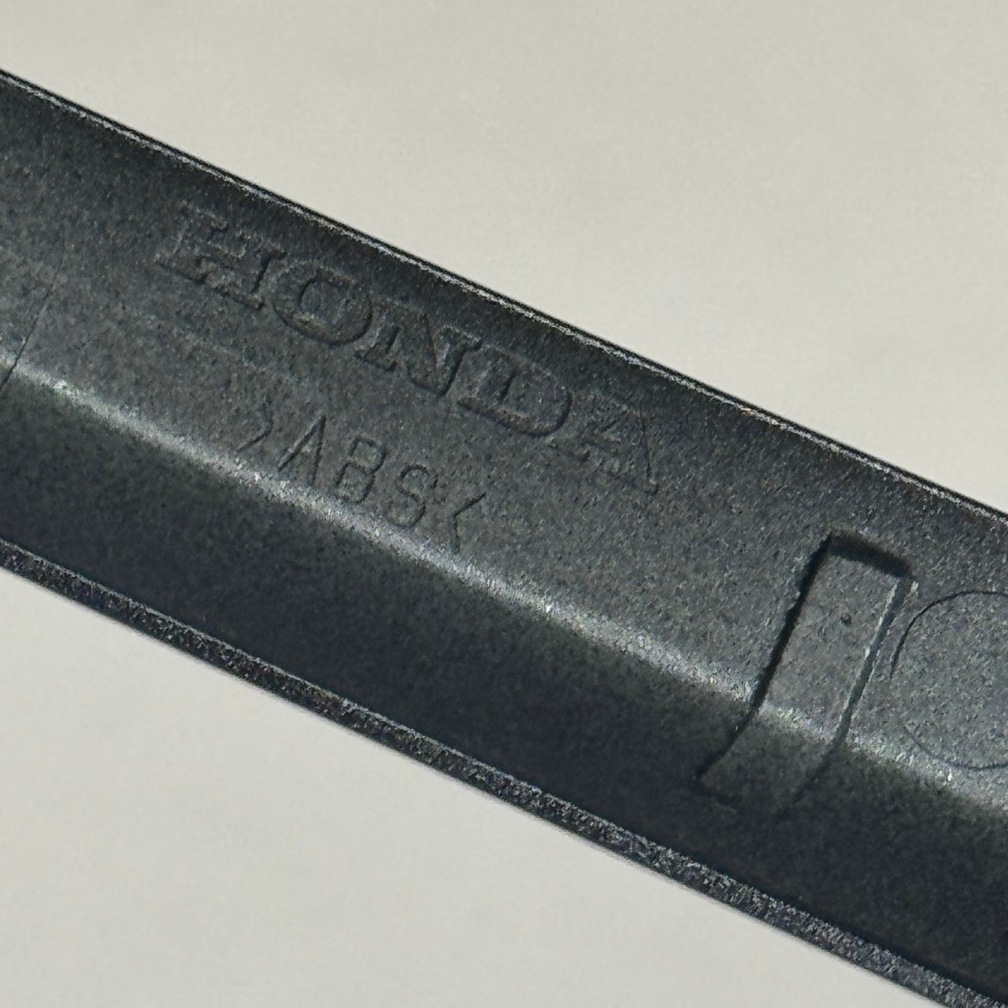 HONDA Passenger Side Skull Cap For Honda Civic Black 76201-TR2-A01ZC