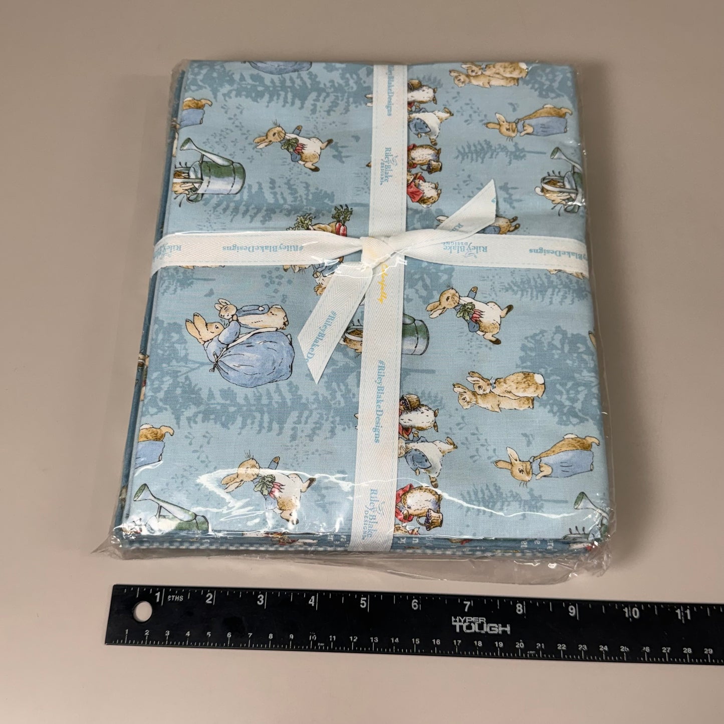 RILEY BLAKE DESIGN The Tale of Peter Rabbit Fabric 6 Cuts of 1 Yd Blue 1Yd14700B