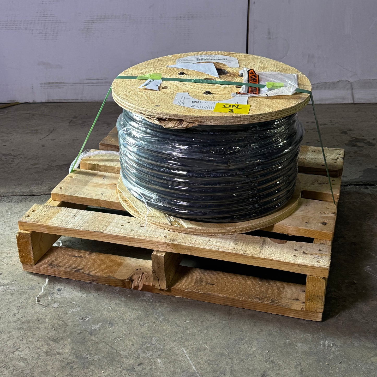 MCMASTER 10-4C TYPE S00W Black Jacket 600V 90C Sz 1" x 250 ft 4A-1004-WXP