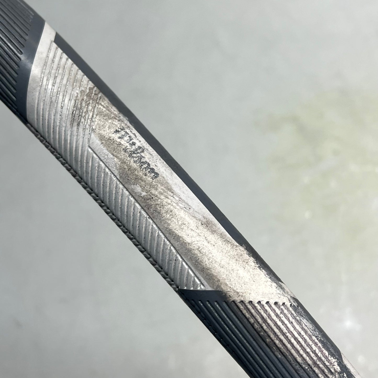 ZA@ WILSON Harmonized X1 Putter RIGHT Standard Grip 34" Chrome/Grey WG1R03690134 (As-Is) Distressed Handle Grip (See Images)