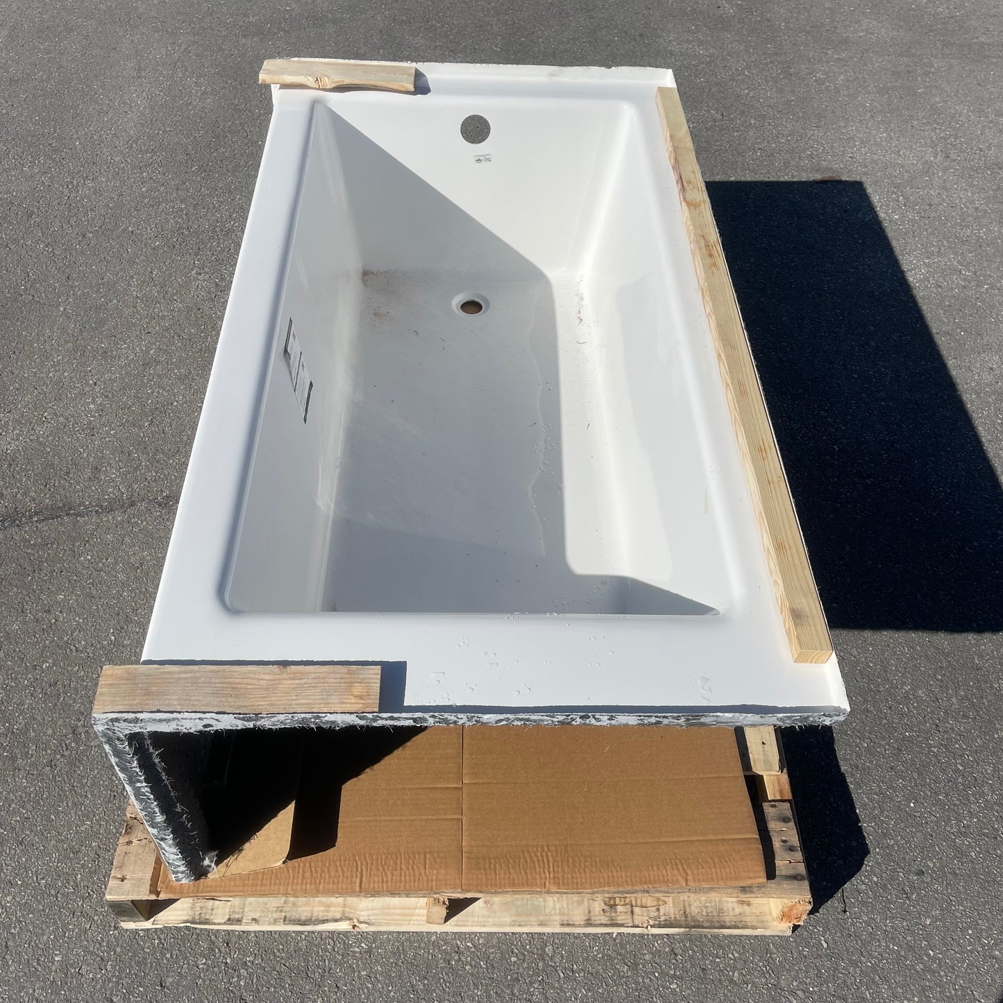 ZA@ Pallet of DREAMLINE Prism Acrylic Alcove Left-hand Bathtub 60” White BTPM6032XL00 (AS-IS)