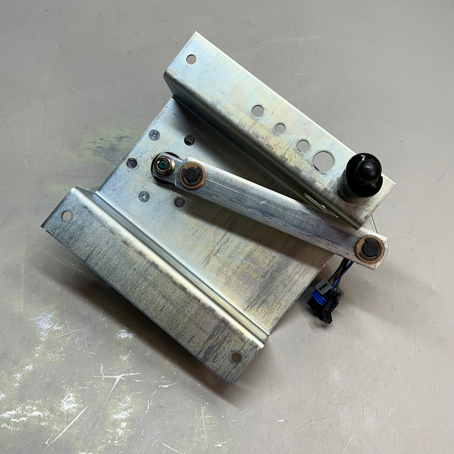 SPAGUE KENWORTH  Windshield Wiper Motor & Bracket E-108-016 53-66434V001