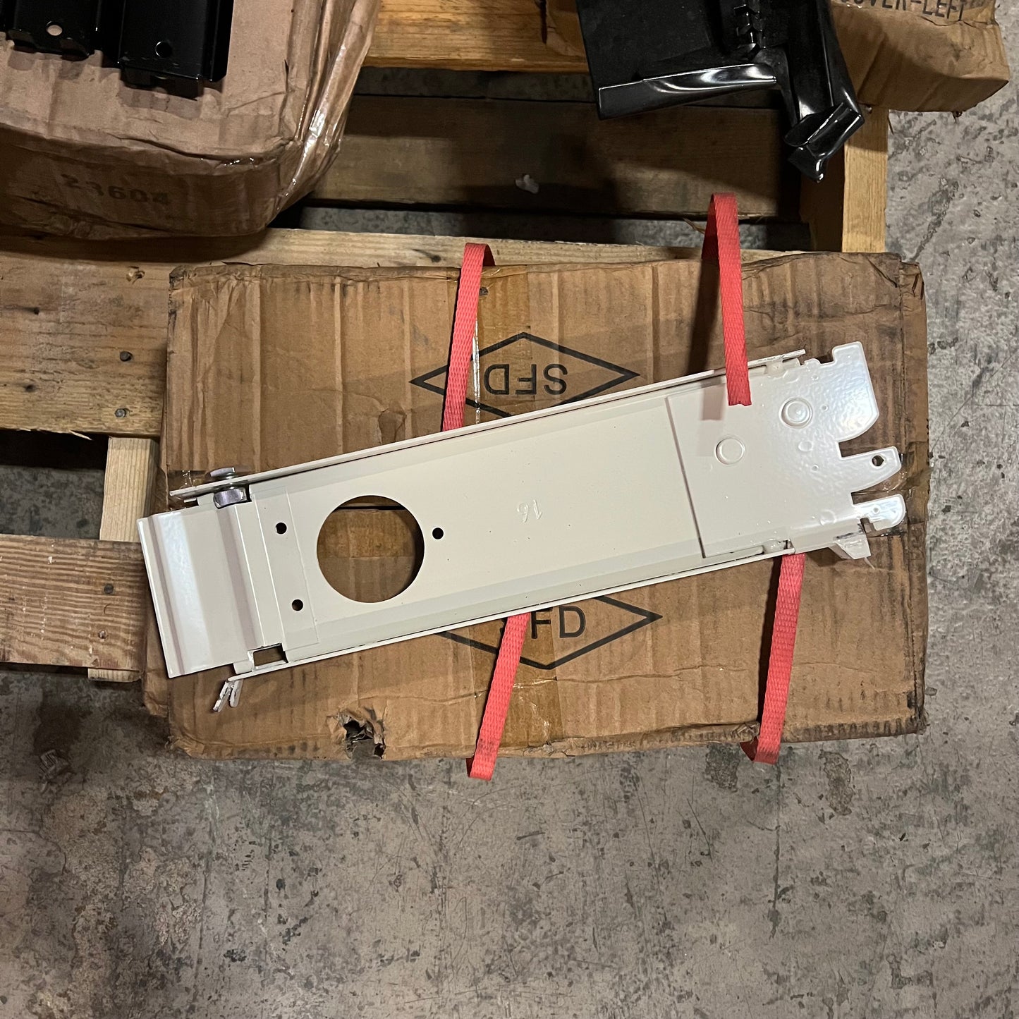 ZA@ Pallet of MIXED Assorted Retail Shelving Parts W/ Hardware Black/Crème/Silver (AS-IS)