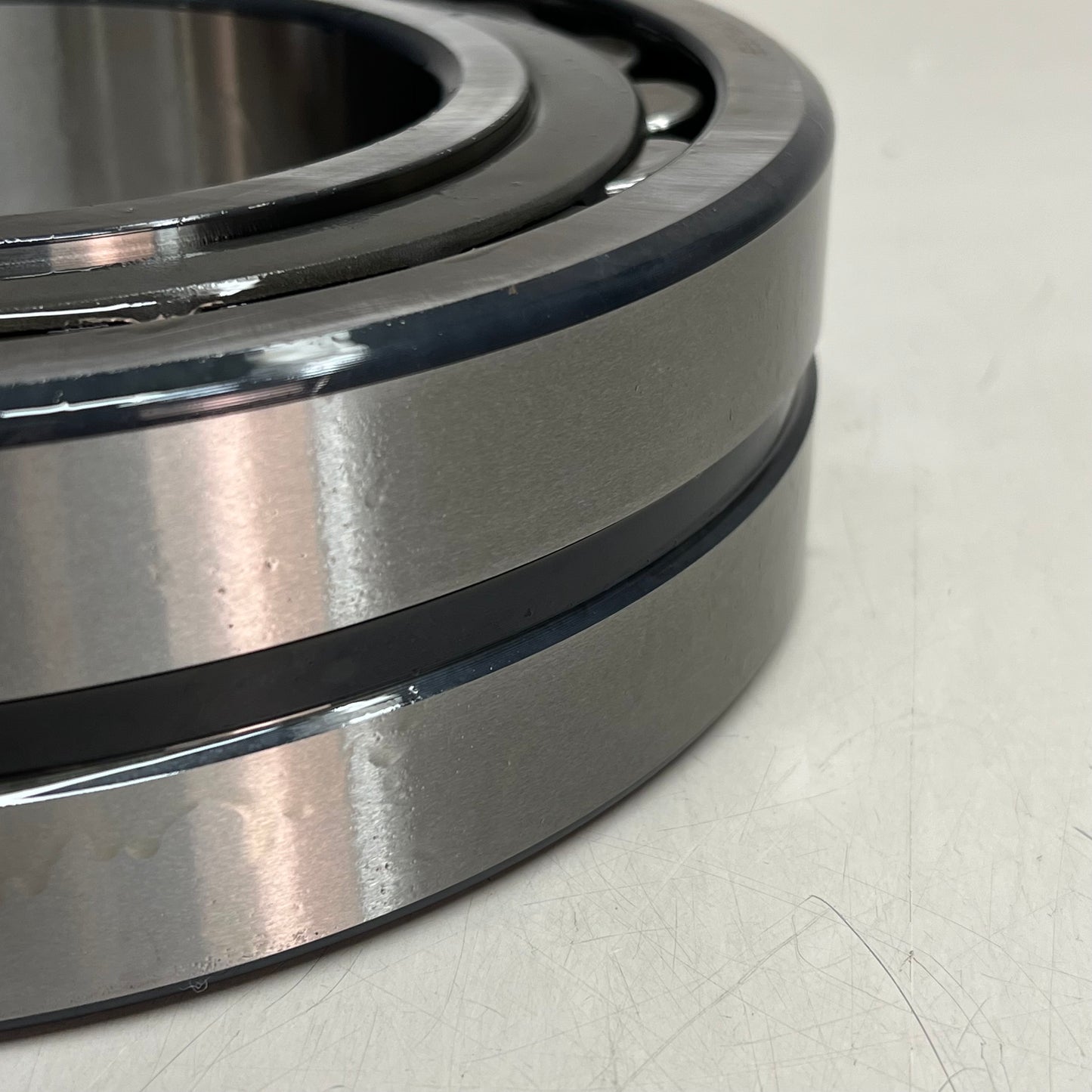 SKF Spherical Roller Bearings 140mm X 250mm X 68mm Silver 22228-CC- W33