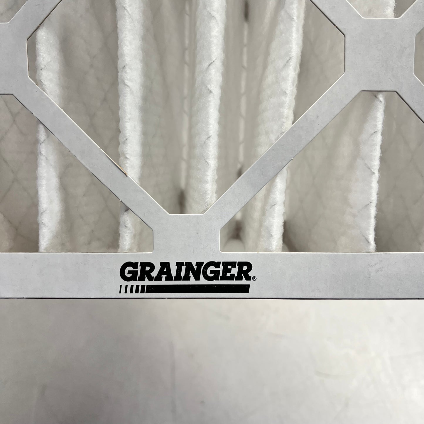ZA@ GRAINGER  (6 PACK) Merv 7 Pleat Captures 75-80% of Partials 16X20X4 White 5W516