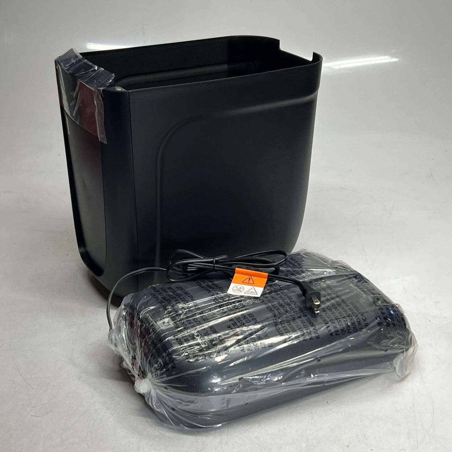 FELLOWES 60cs 10-sheet Cross-cut Shredder, Black CRC46060