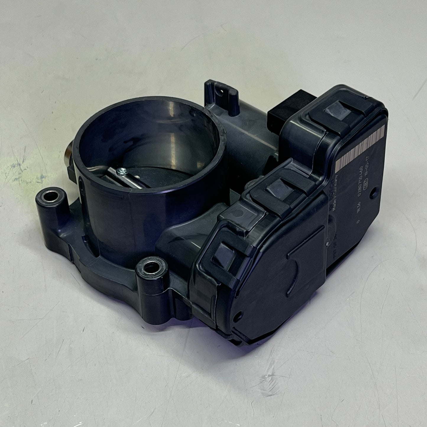 TECHSMART OE Fuel Injection Throttle Body Cast Iron & Plastic Material S20187