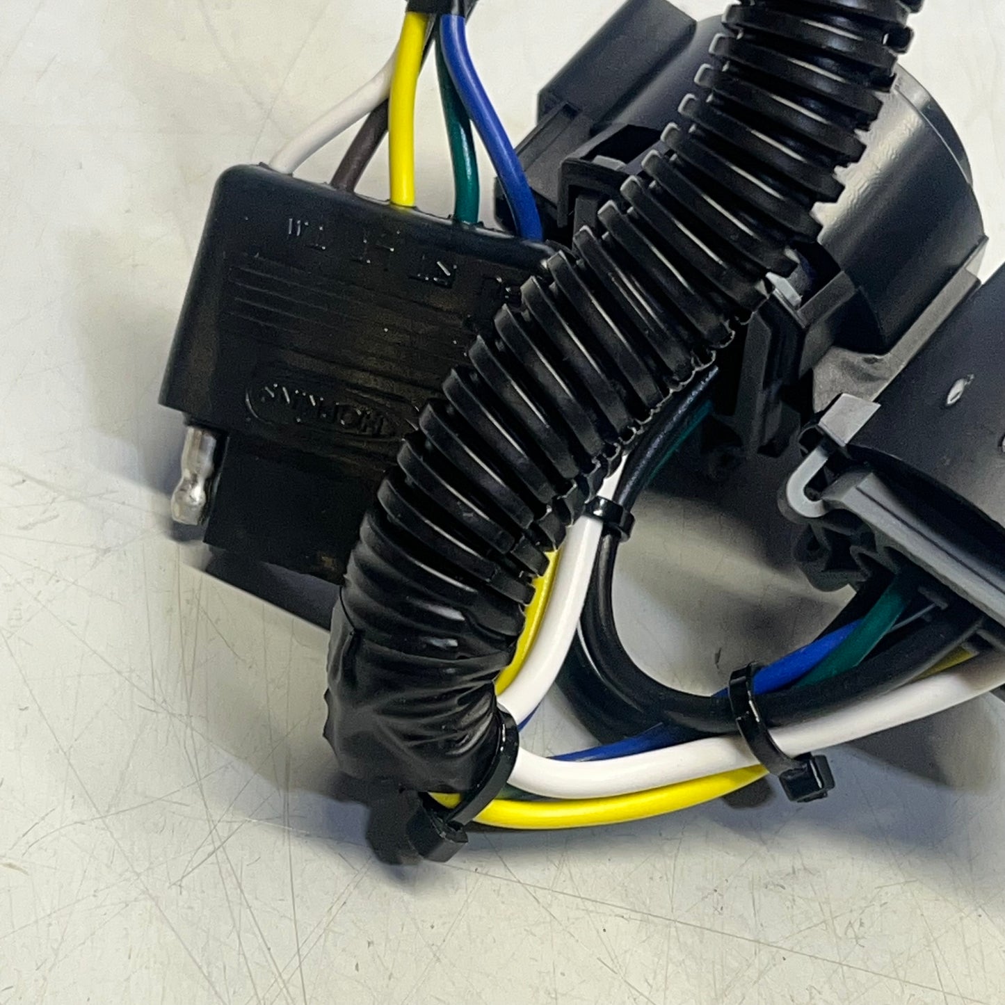 ZA@ HOPKINS OE Connector To 5 Flat Corrosion Resistant Vehicle Wiring Black 11141153 (As-Is)