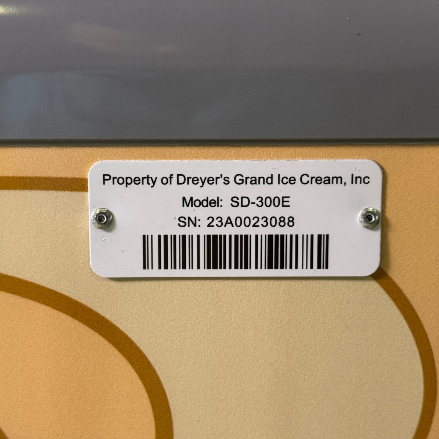 HIRON Showcase Freezer / Refrigerator Multifunction 38"L x 27"W x 30"H Brown SD-300E