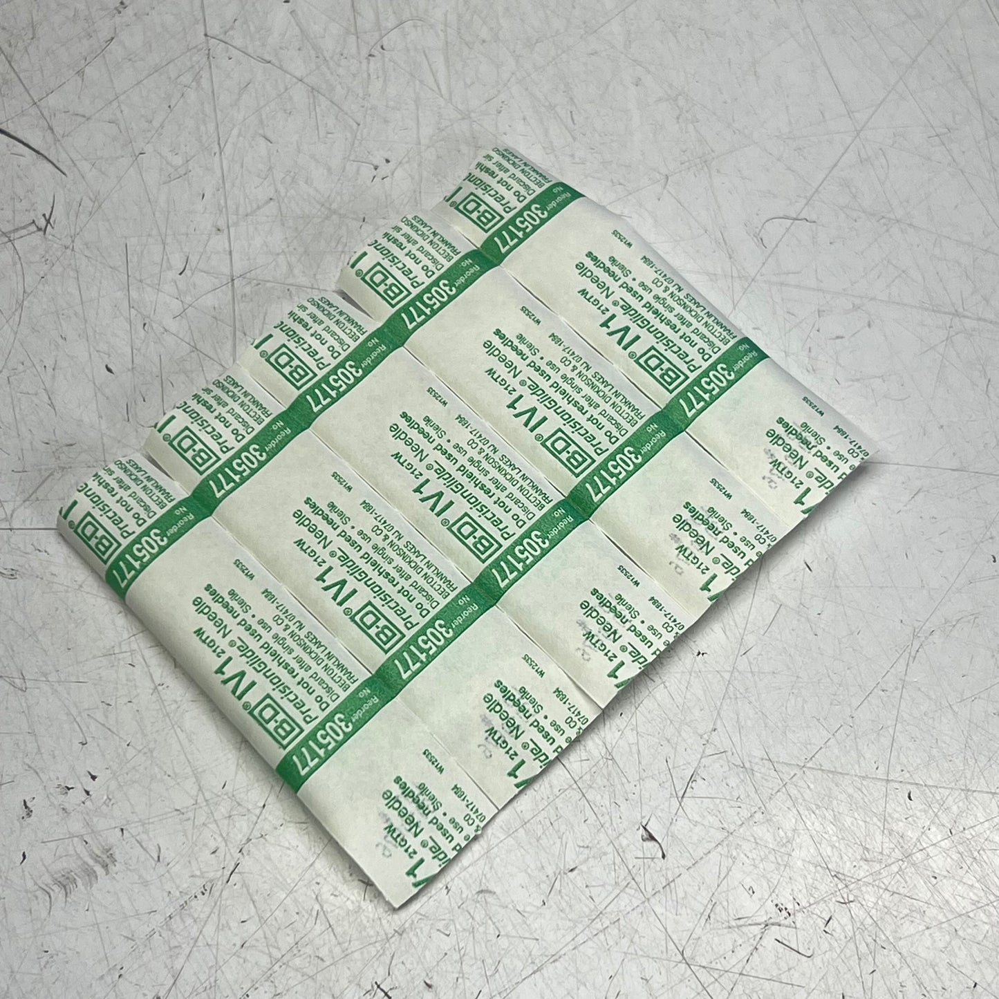 ZA@ BD  (11 PACK, 100 PACK) Precision Glide Needle  21G x 1 TW IV 0.8mm x 25mm Clear 305177