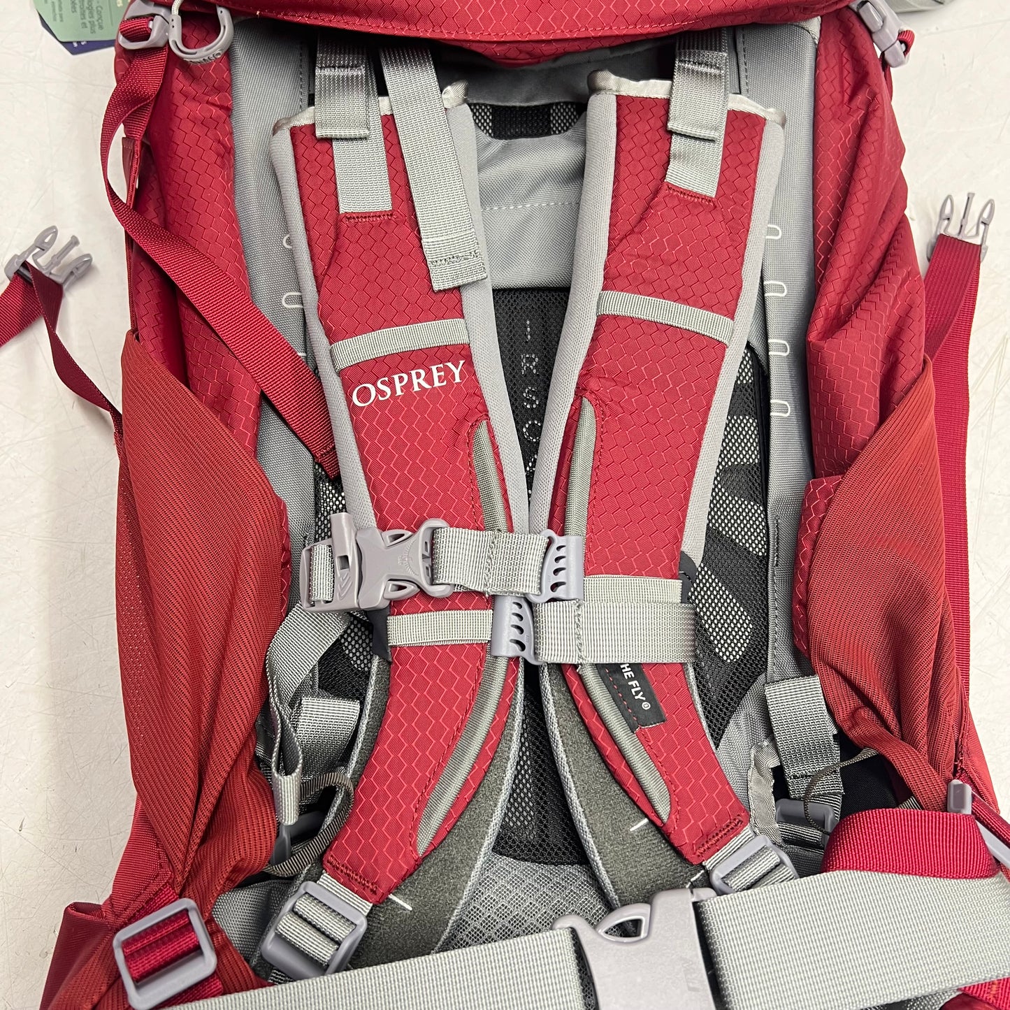 OSPREY Ariel 55L Pack Custom Fit Women's Sz L Torso Adjust Claret Red 10002887