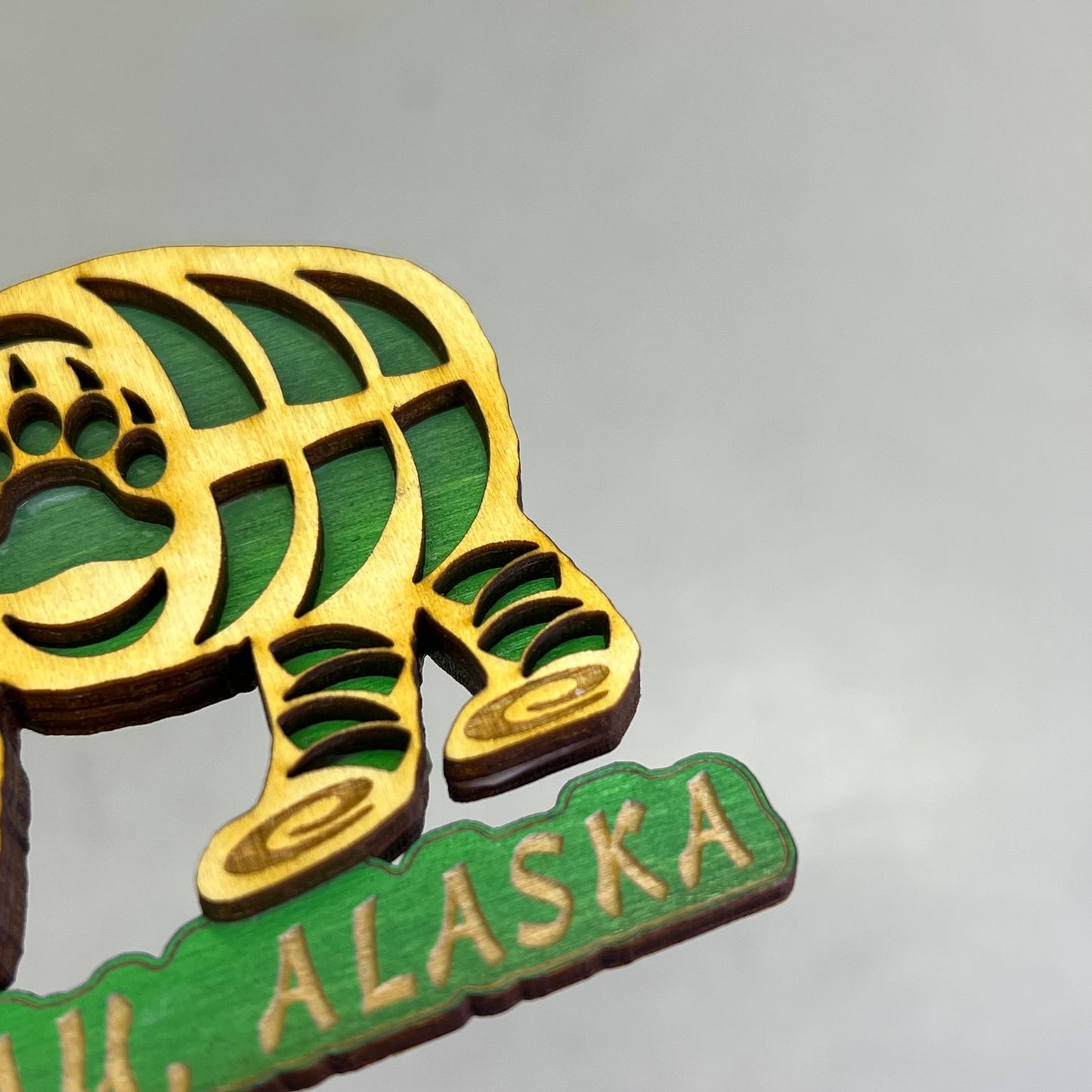 (2 PACK) Grizzly Bear & Paw Lasered Wood Magnet Souvenir JUNEAU, AK Made In USA