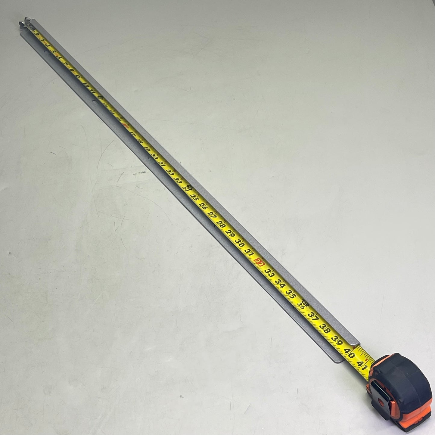 METRO SmartWall Track w/ Corrosion-Resistant Finish 40" 12 Gauge Steel SW40K4