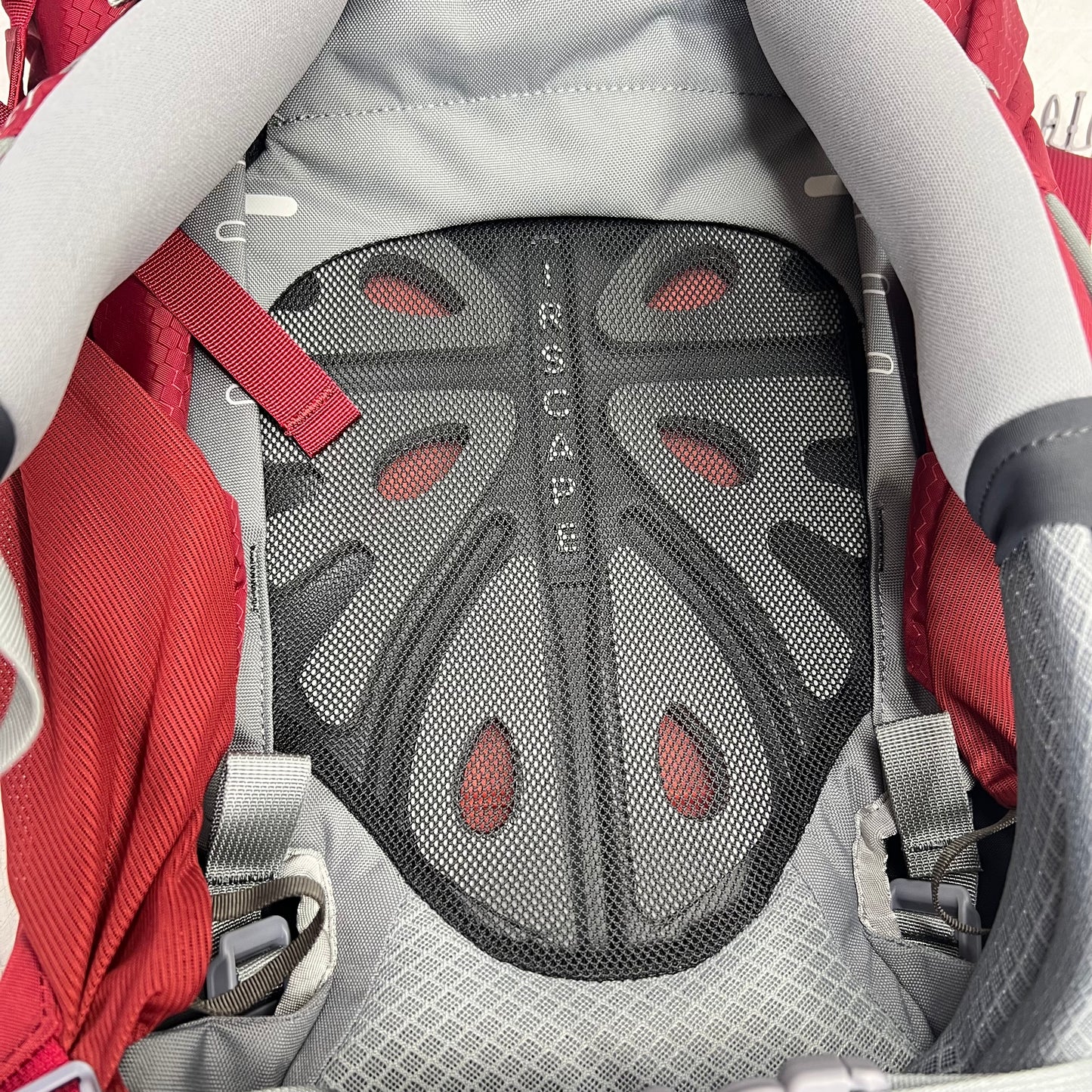 OSPREY Ariel 55L Pack Custom Fit Women's Sz L Torso Adjust Claret Red 10002887
