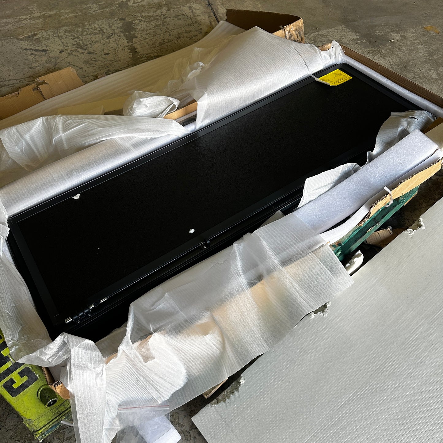 ZA@ Rough Country Hard Low Profile Truck Bed Cover for Chevy Silverado 1500/GMC Sierra 1500 (2019-2024) - 5'10 (69.9") Tri-Fold Tonneau Cover