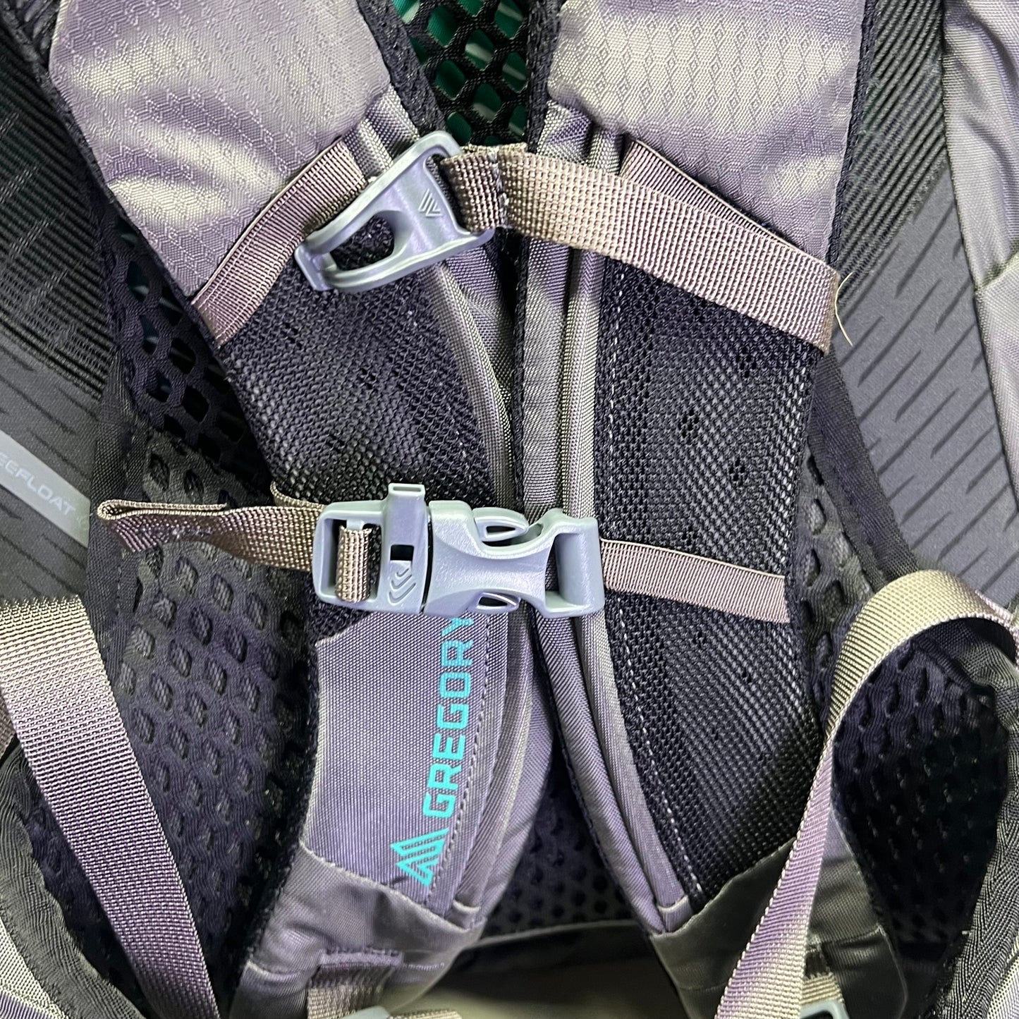 GREGORY Jade 28L Backpack W/ Free Float System & 3D Hip Belt SM/MD Mist Grey