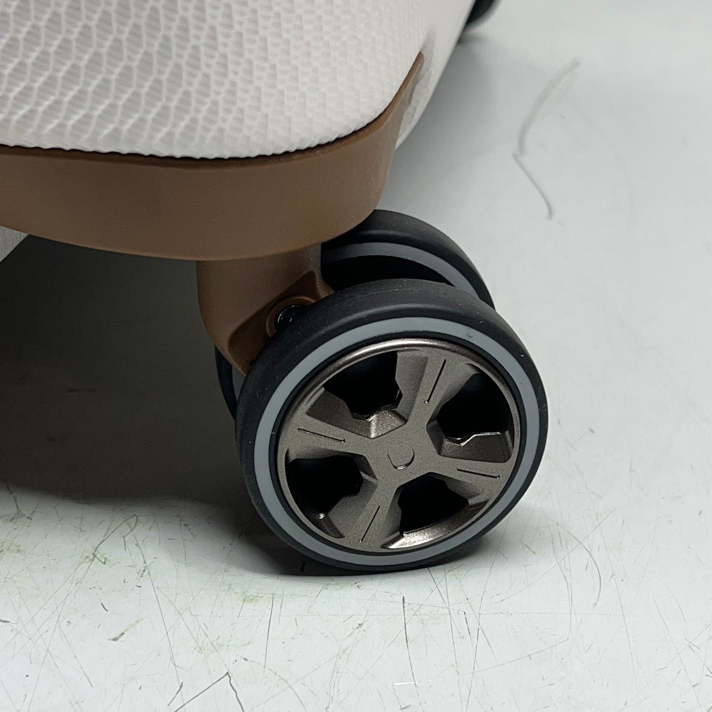 DELSEY FLANERIE SE Spinner Carry-On Luggage 21-22" Champagne 40303180517T9