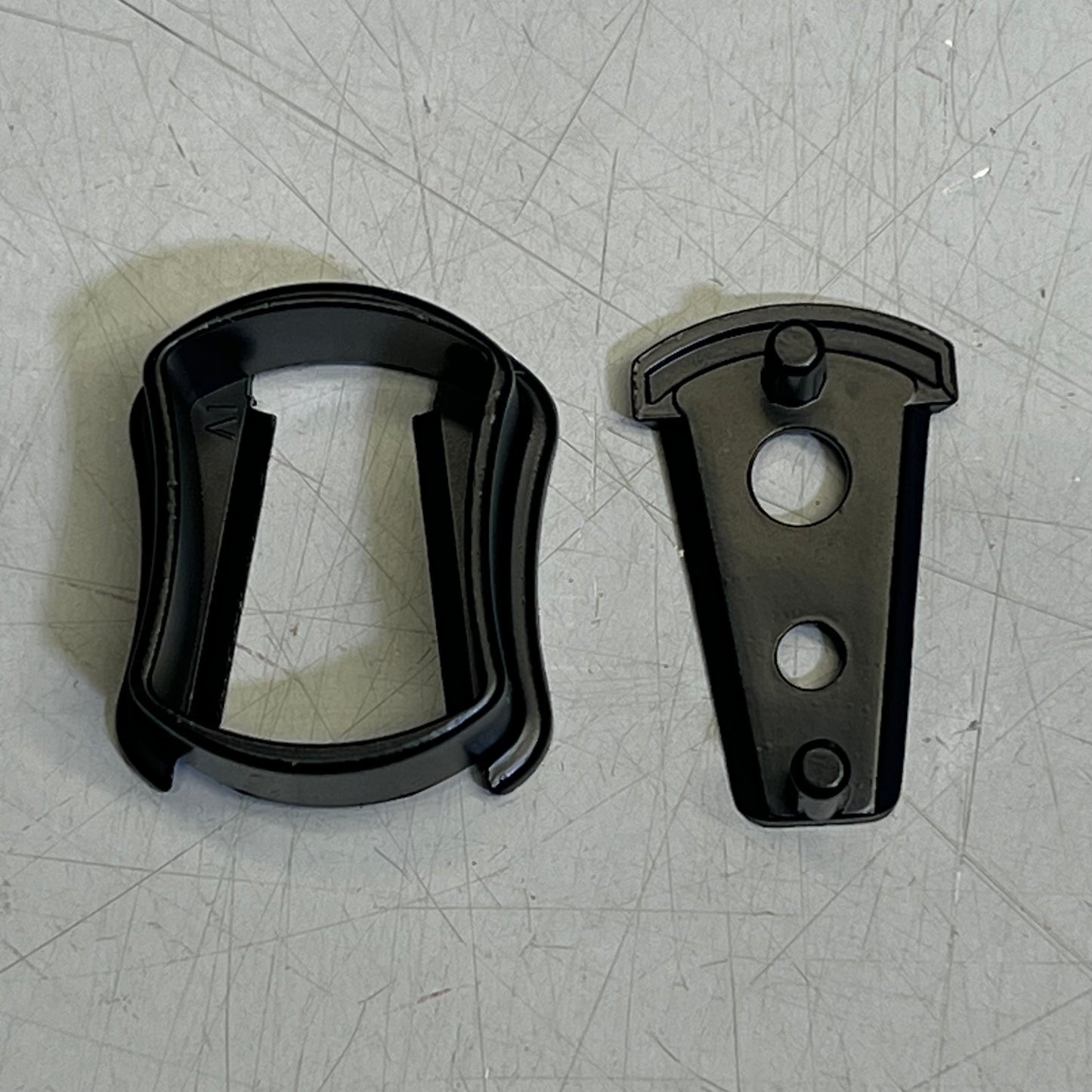 ZA@ (LOT OF 2) Assorted Hardware For Closet//Hanging Hardware (See Images) Black/White