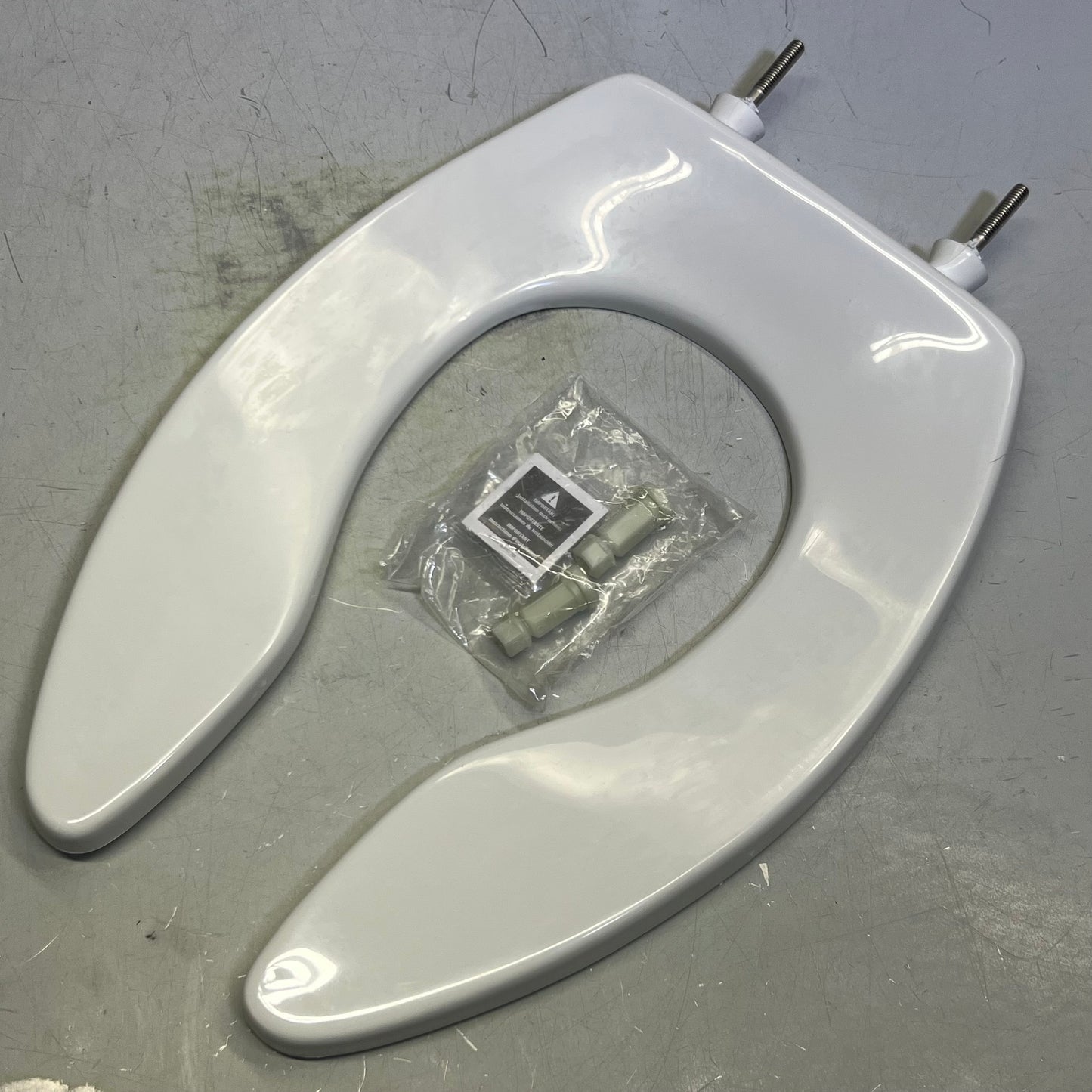 OLSONITE Elongated Plastic Toilet Seat, White 95SSCT000 (New Other, Distressed Box)