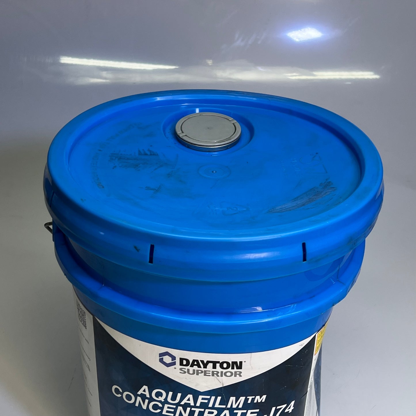 ZA@ DAYTON SUPERIOR  Aqua Film Concentrate J74 5 Gal Bucket 83-69731 BB 06/26 (As-is)