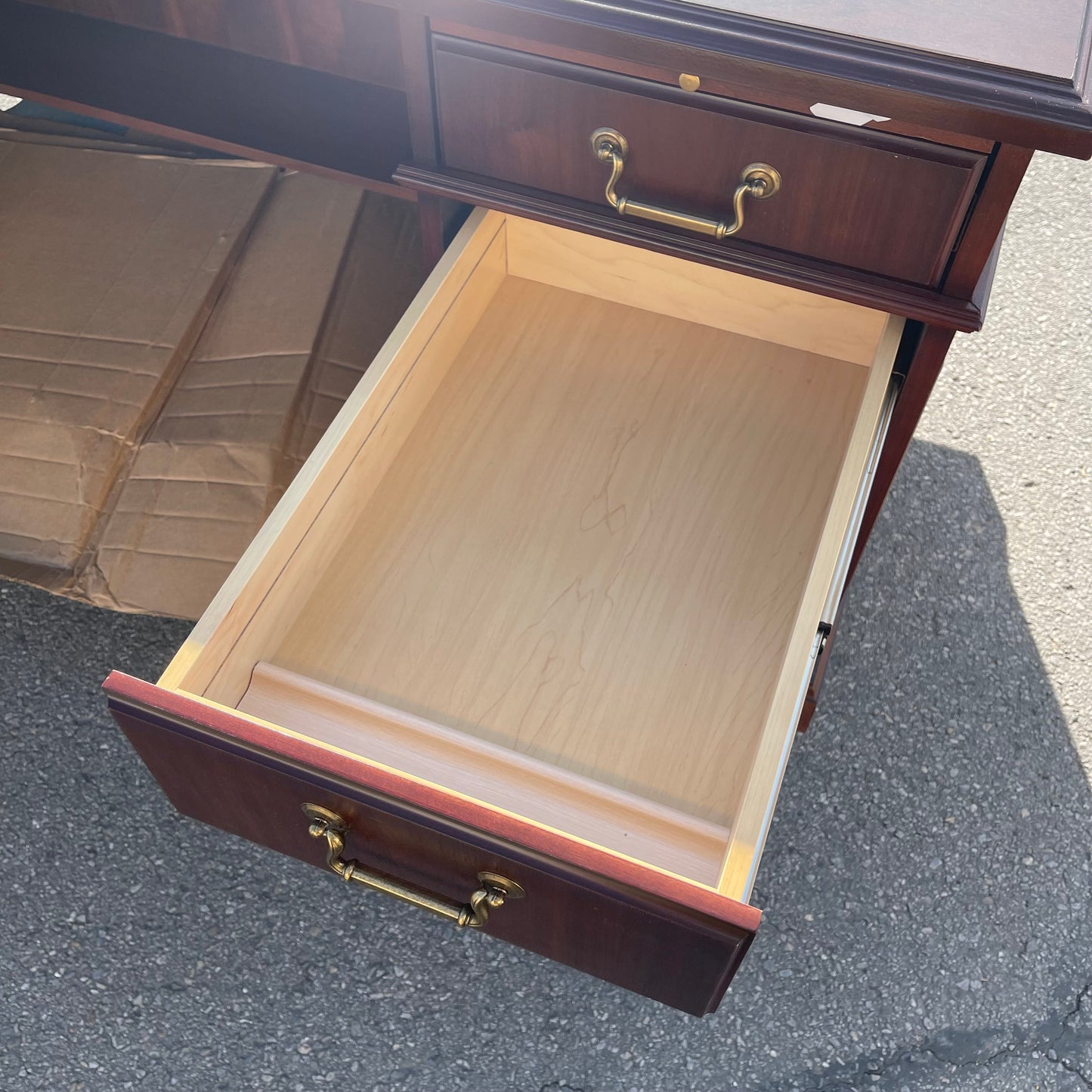 DARRAN Traditional Executive Desk Mahogany