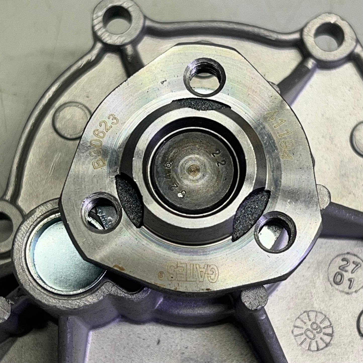 GATES OE Replacement Water Pump For Audi & Volkswagen Vehicle Models 41194