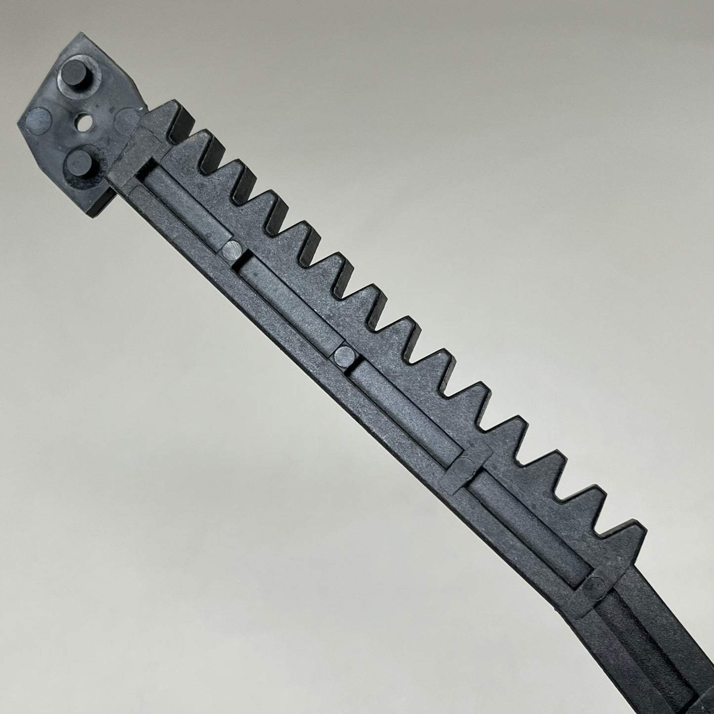 BRUNSWICK Toothed Rack Front (Setting Table)  18"×1.25"×0.5" Black 47051565002