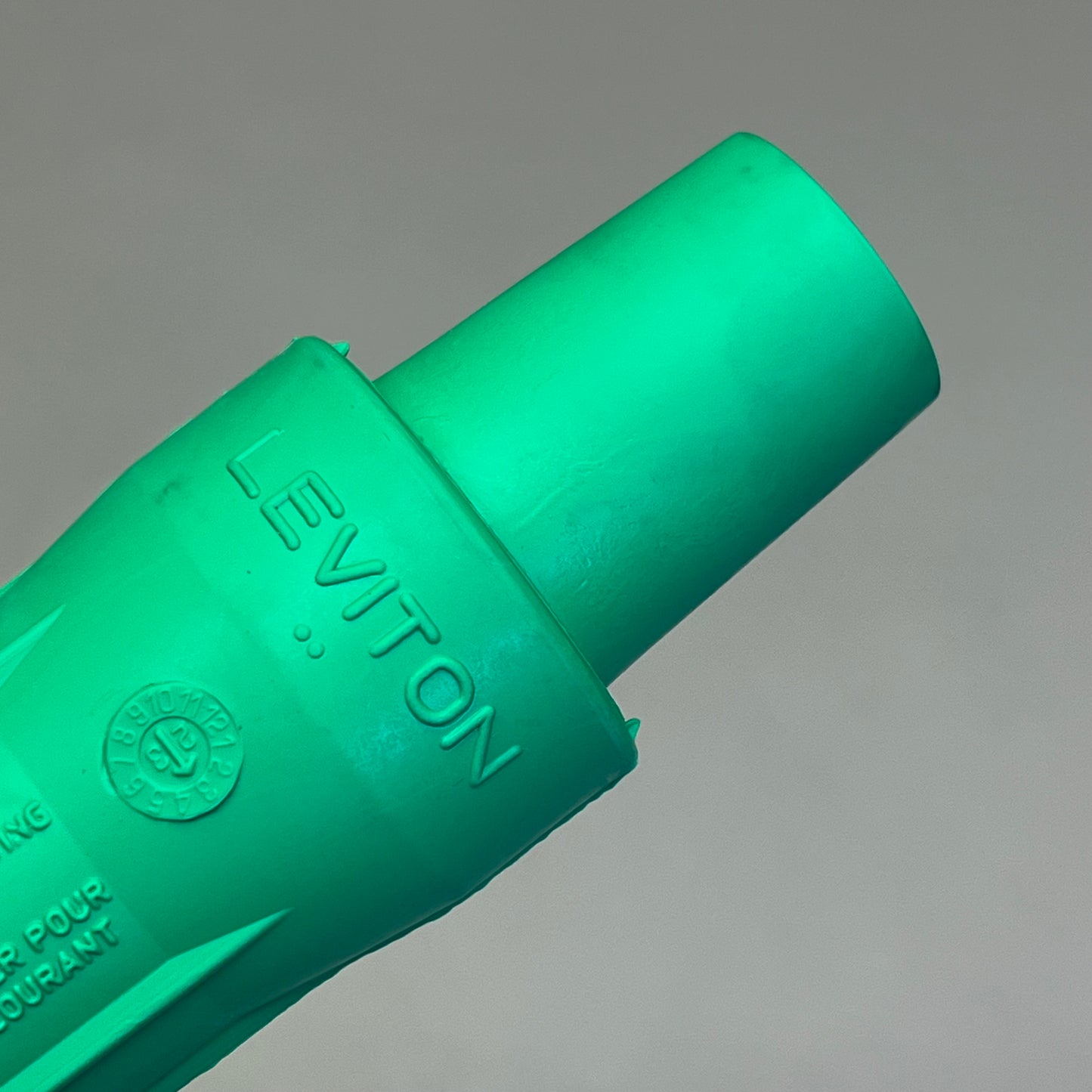 LEVITON Double Set Screw Termination Female #2 -2/0 AWG 16 Series Green 16D31-UG