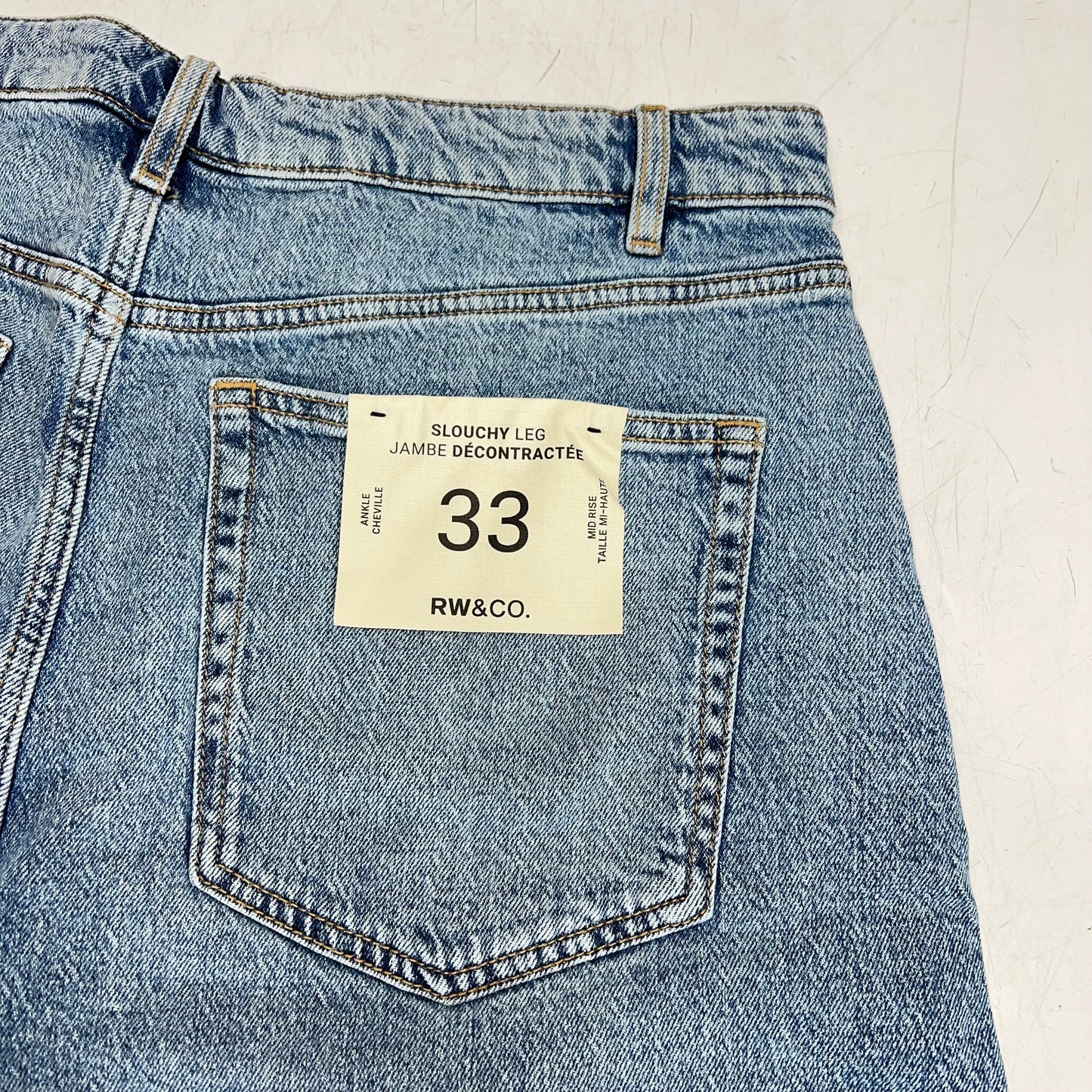 RW & CO Slouchy Mid-rise Jeans Cuffed Legs Women's Sz 33 Light Wash 490771
