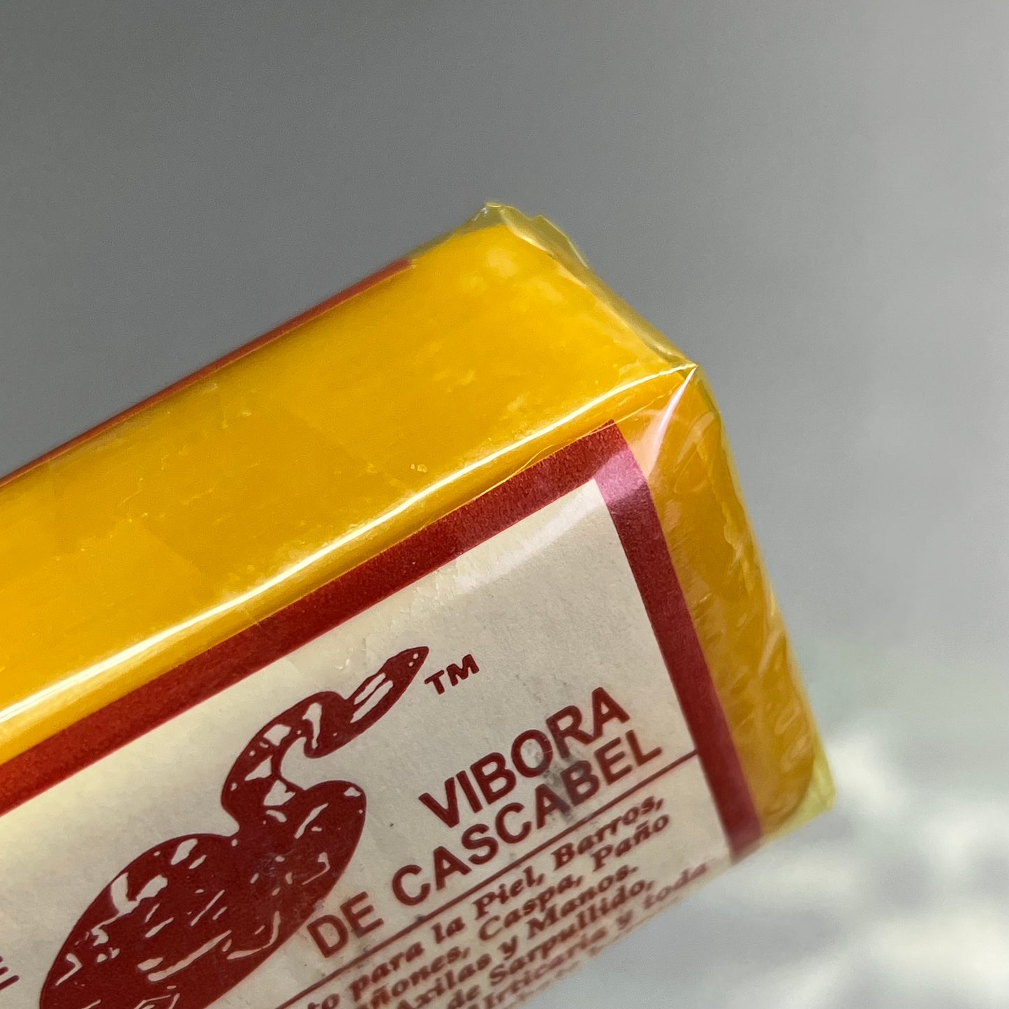 JABON DE ACEITE (3 PACK) Vibora De Cascabel Rattlesnake Soap 4.93 oz Yellow