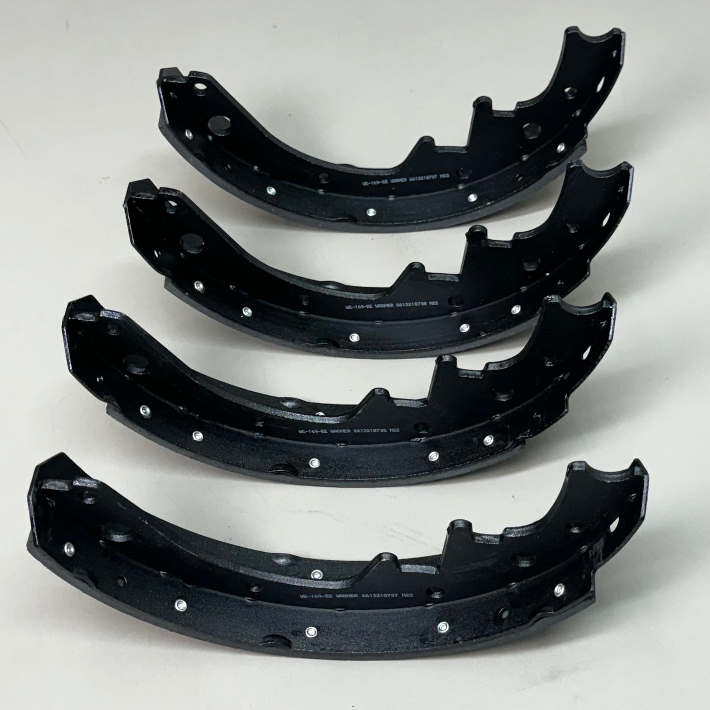 WAGNER QS Ceramic Disc Brake Shoes Set 9 1/2" x 5" Black Z151R