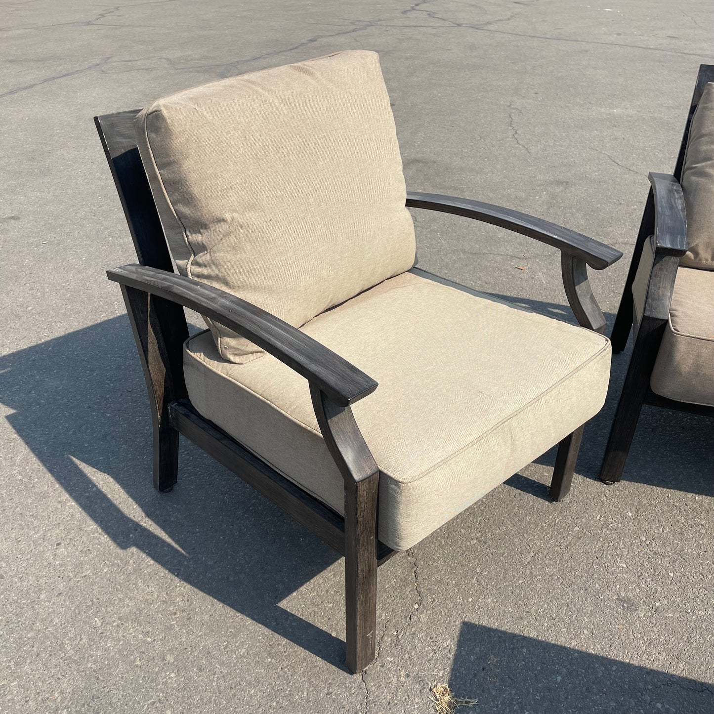 Z@ UNBRANDED 4-Piece Outdoor Aluminum Seating (New, Some Dirt)